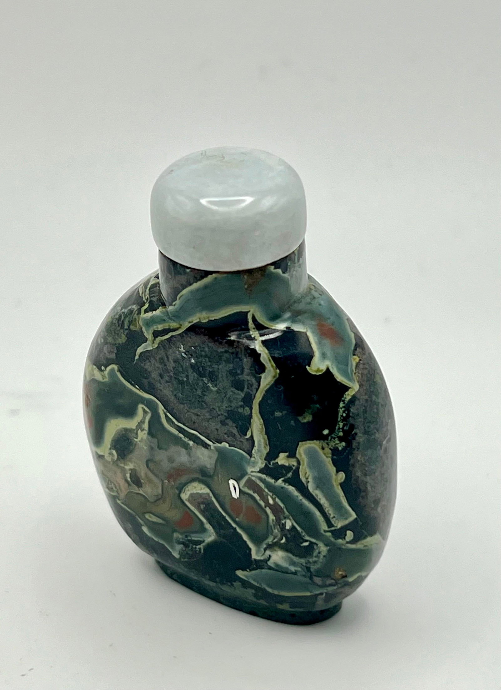 1970s Vintage Frog Skin/Bloodstone Snuff Bottle - 5