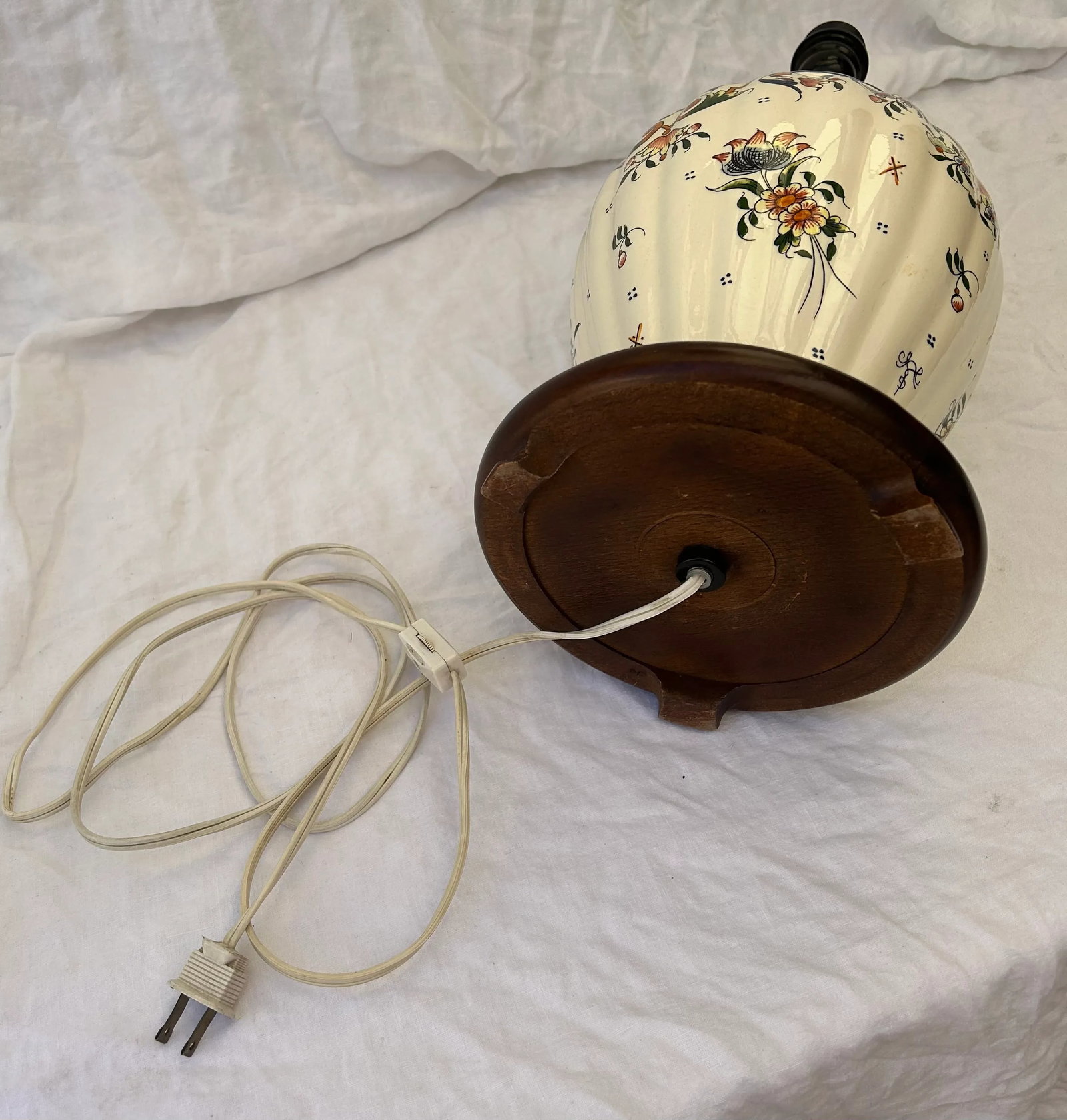 Boho Chic Hand Painted Floral Ginger Jar Table Lamp - 4