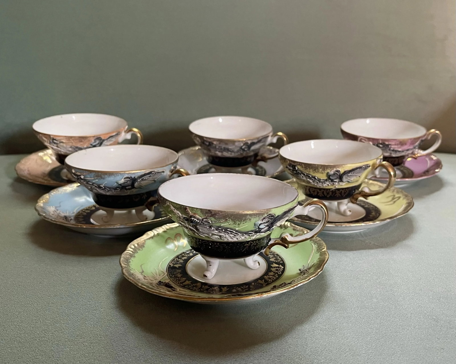 Mid 20th Century Dragon Teacups & Saucers- 12 Pieces - 5