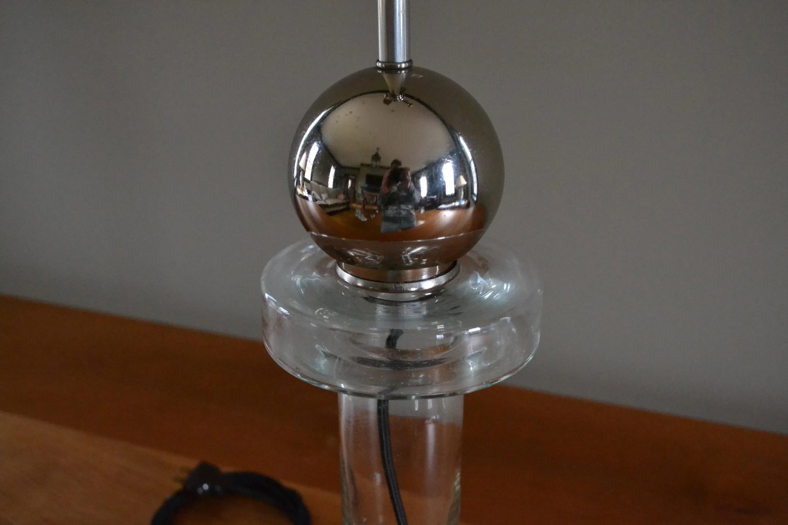 Mid Century Laurel Style Glass Beaker Lamp With Nickel Fittings - 3