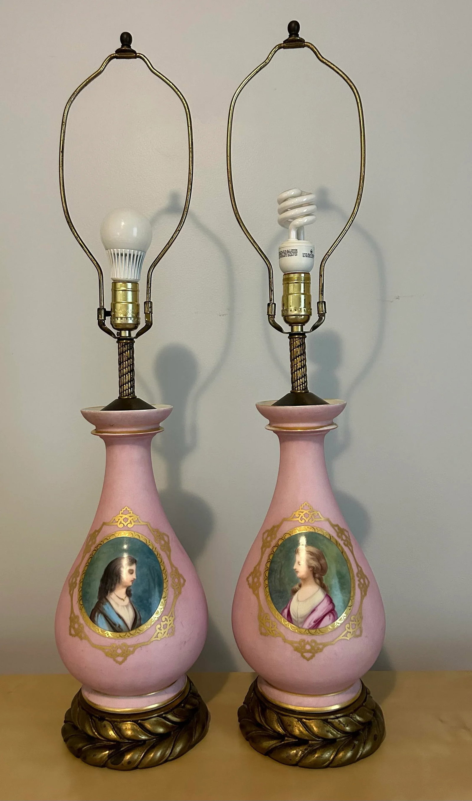 Pair of Vintage French Neoclassical Large Pink Frosted Glass Lamps With Portraits - 2