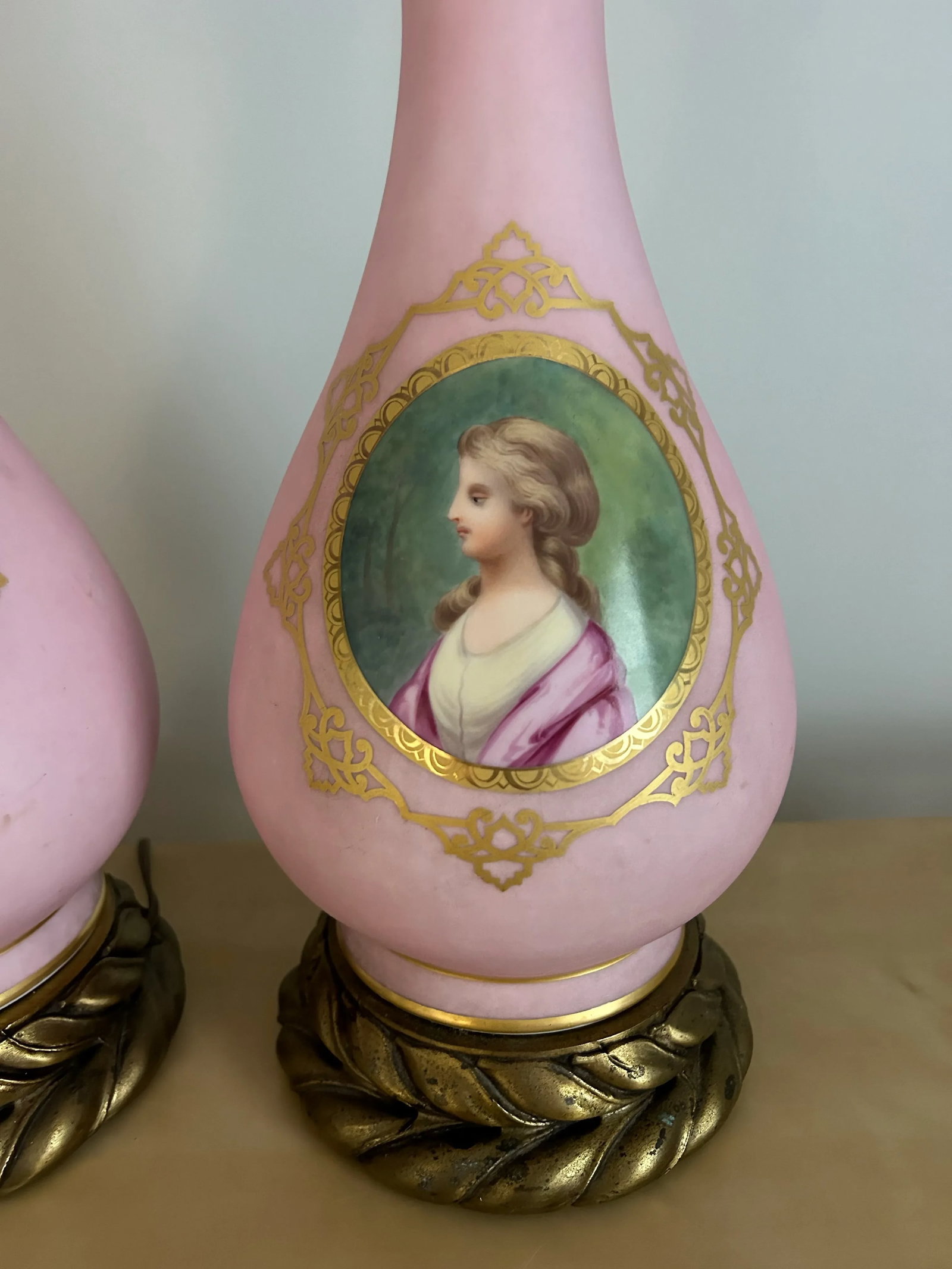 Pair of Vintage French Neoclassical Large Pink Frosted Glass Lamps With Portraits - 5