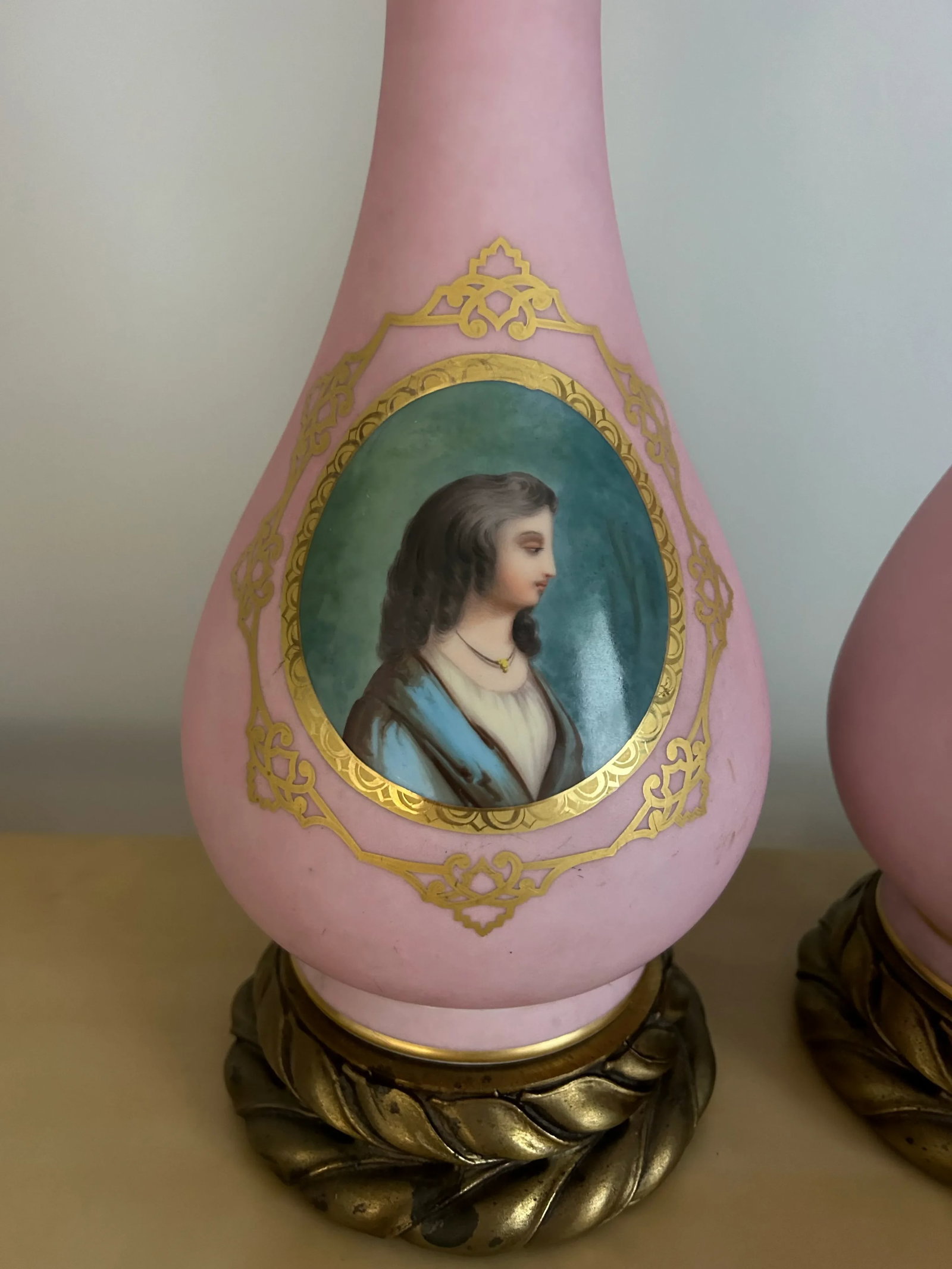 Pair of Vintage French Neoclassical Large Pink Frosted Glass Lamps With Portraits - 6