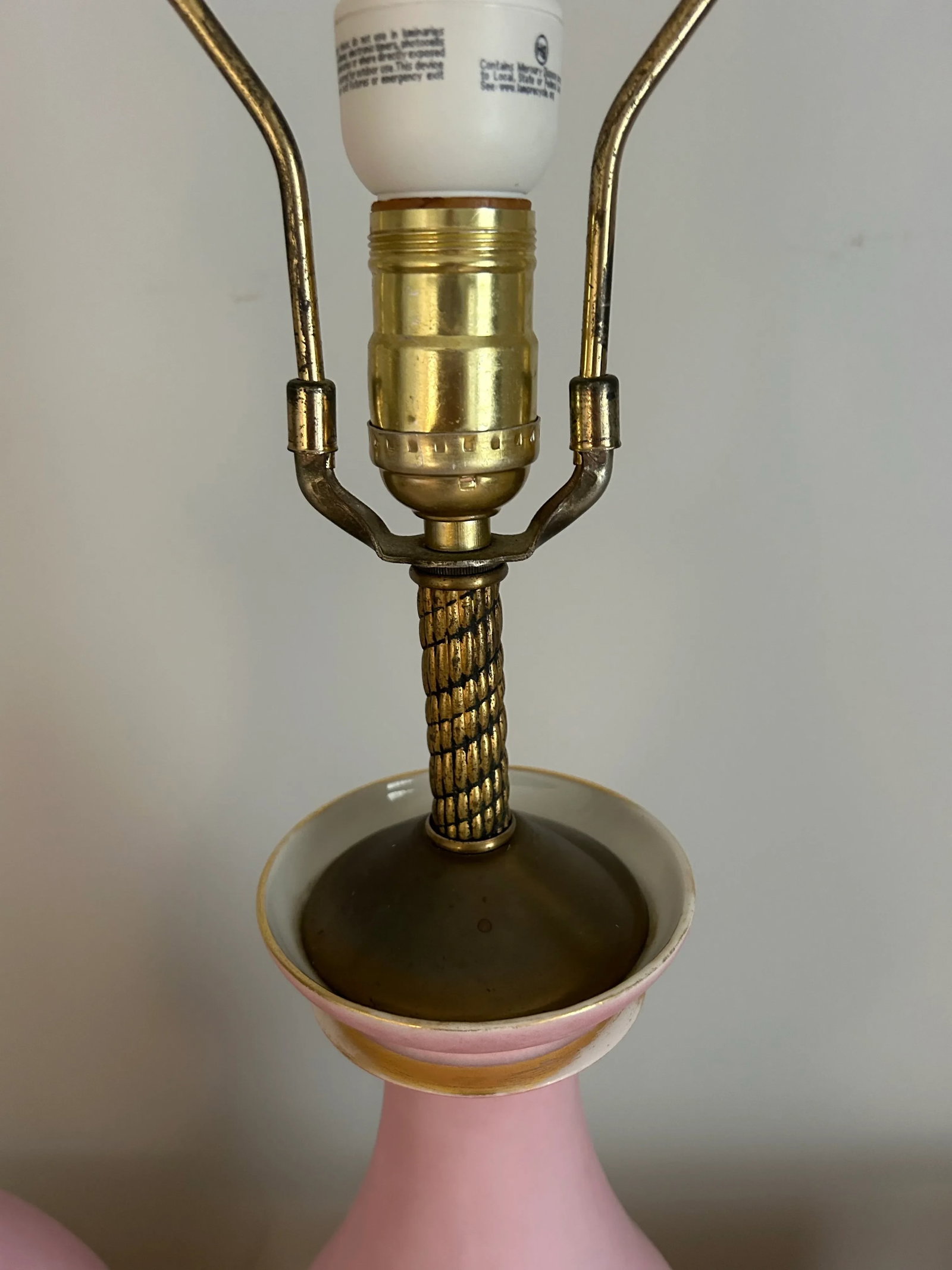 Pair of Vintage French Neoclassical Large Pink Frosted Glass Lamps With Portraits - 7