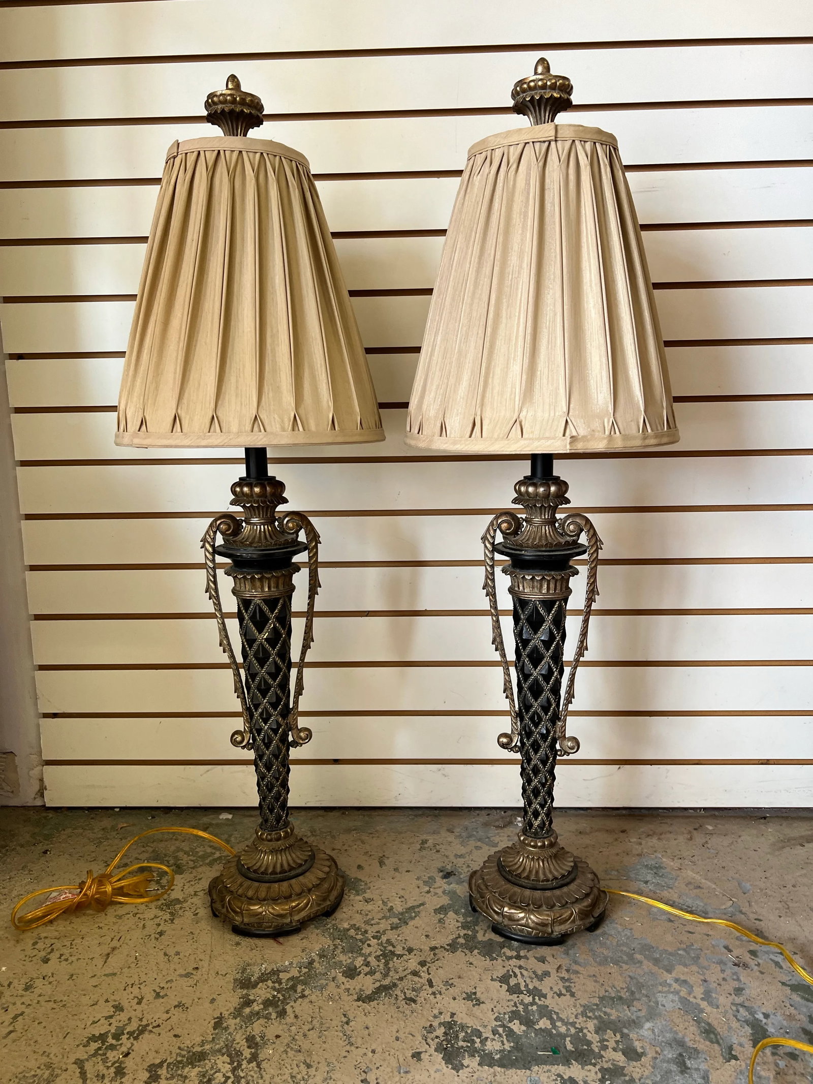 Vintage French Hollywood Regency Style Lamps - a Pair - 5