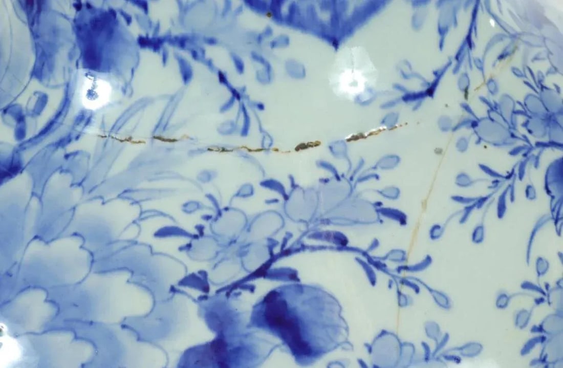19th Century Palace Size Chinese Blue and White Porcelain Vase - 4
