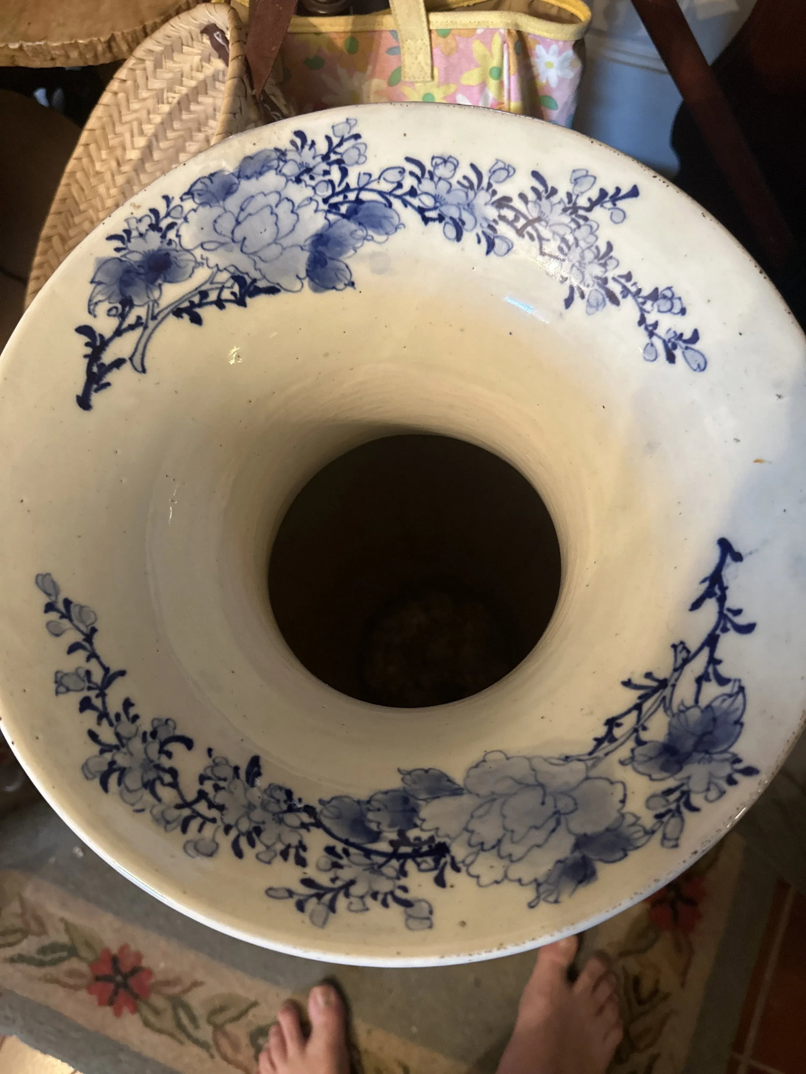 19th Century Palace Size Chinese Blue and White Porcelain Vase - 8