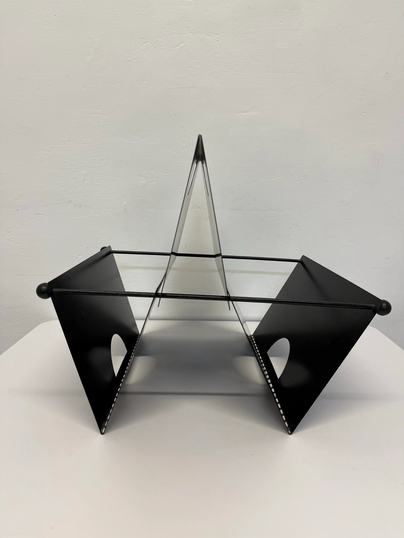 Postmodern Memphis Style Black Metal Magazine Rack, 1980s - 3