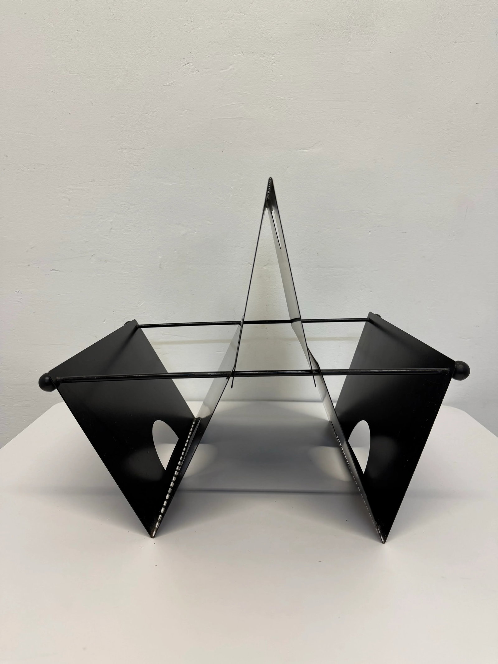 Postmodern Memphis Style Black Metal Magazine Rack, 1980s - 6