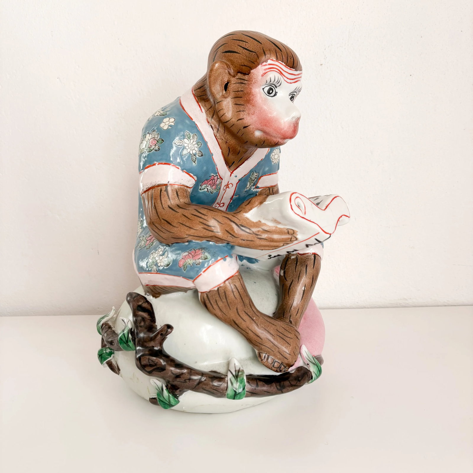 Vintage 1970s Asian Reading Monkey Figurine, Mottahedeh Style - 3