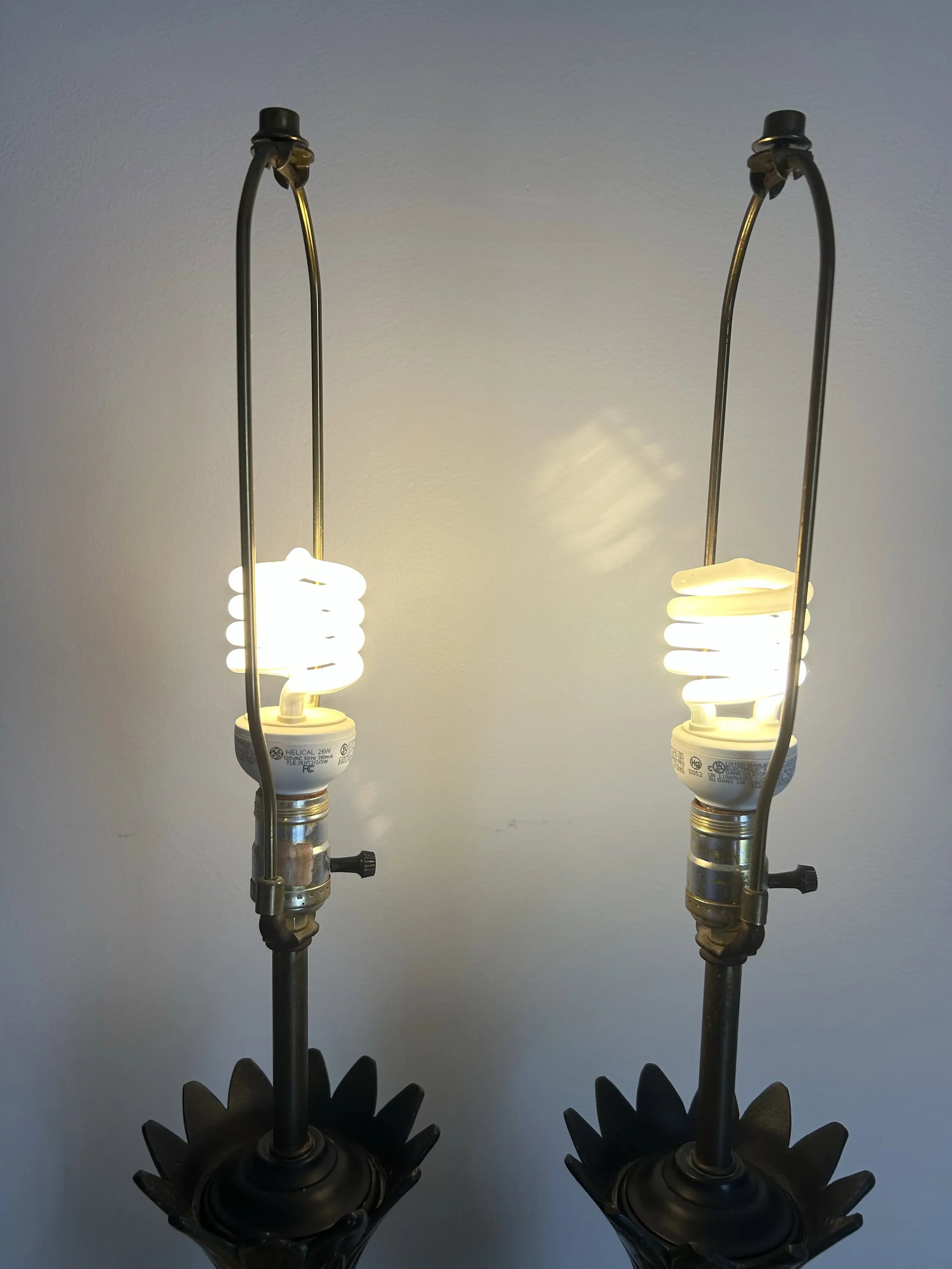 1960's Pair of Vintage Brass Figural Pineapple Table Lamps - 4