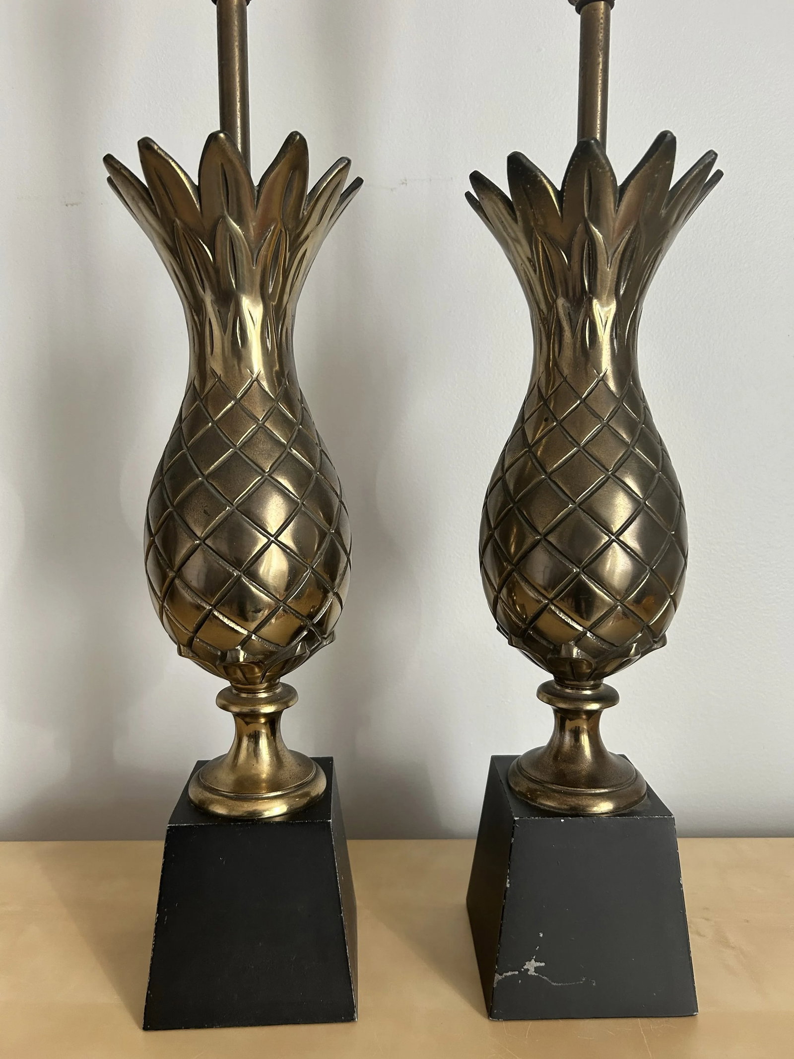 1960's Pair of Vintage Brass Figural Pineapple Table Lamps - 5