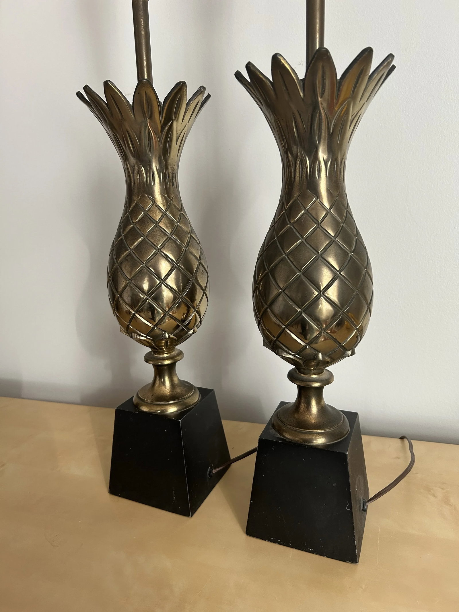 1960's Pair of Vintage Brass Figural Pineapple Table Lamps - 6