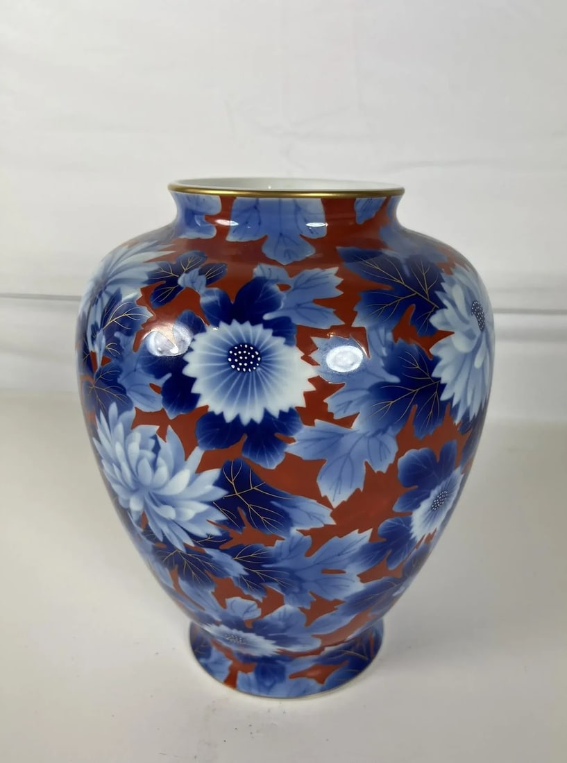Vintage Fukugawa Blue and White Chrysanthemums Vase - 5
