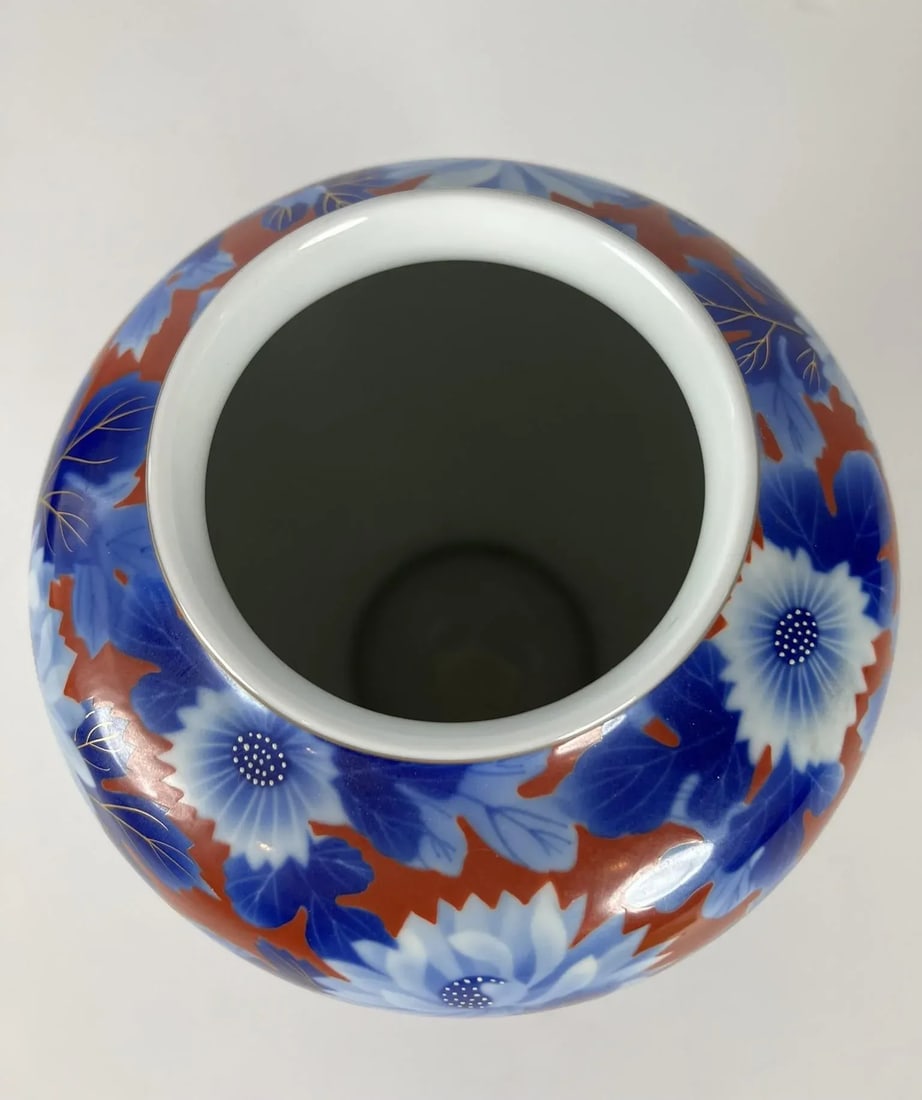Vintage Fukugawa Blue and White Chrysanthemums Vase - 9