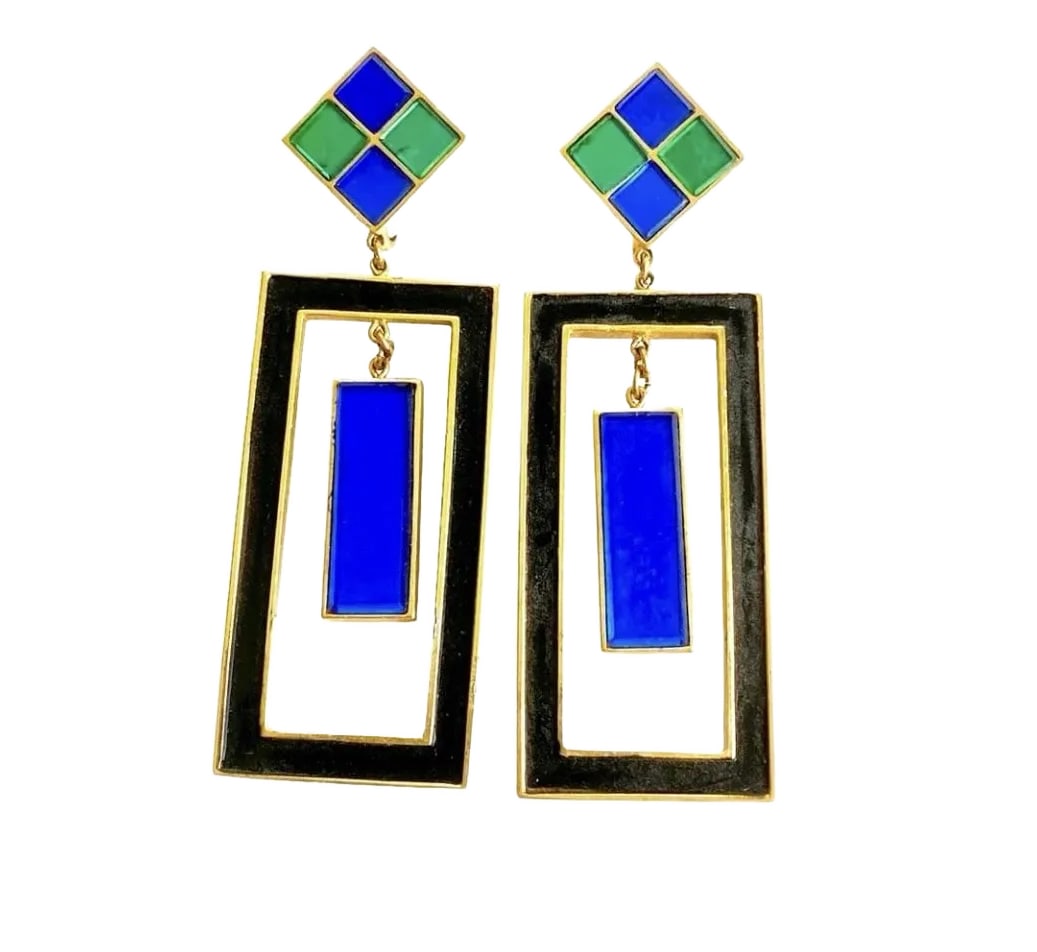 Trifari Hall of Mirrors Earrings Green & Blue Vintage Clip-On Drop Chandelier Statement Signed: Crown Trifari Hall Of Mirrors Clip On Earrings Green & Blue Vintage Statement Estate Jewelry Signed A seemingly rare pair of Trifari large drop earrings in black & gold with green & blue mirrored