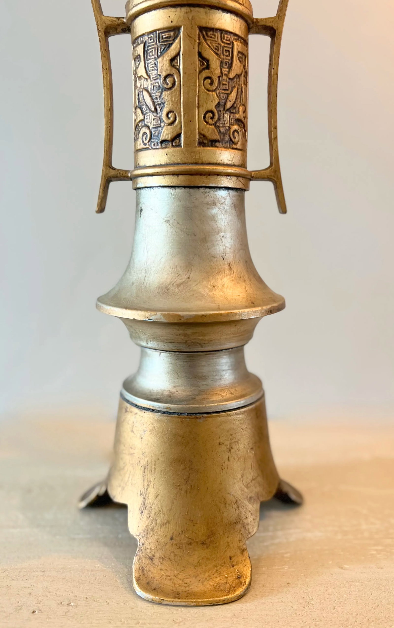 1960s Metal & Brass Chinoiserie Metallic Gold Silver Painted Asian Table Lamp - 3