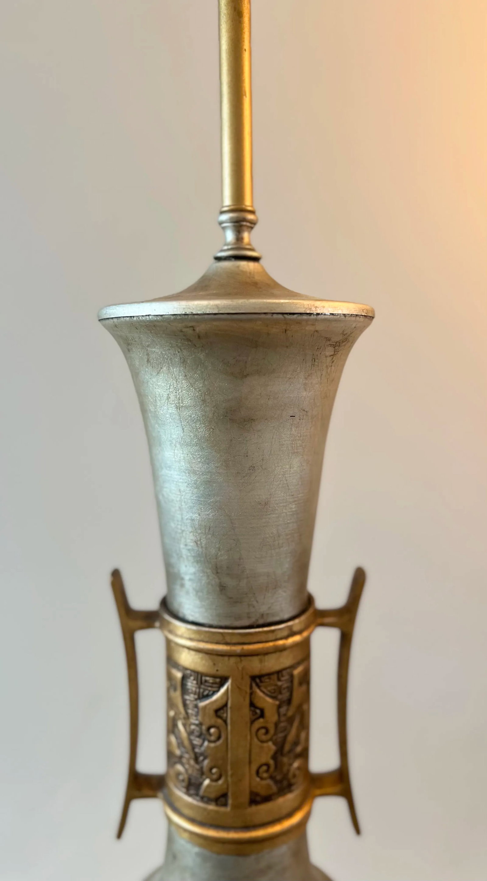 1960s Metal & Brass Chinoiserie Metallic Gold Silver Painted Asian Table Lamp - 5