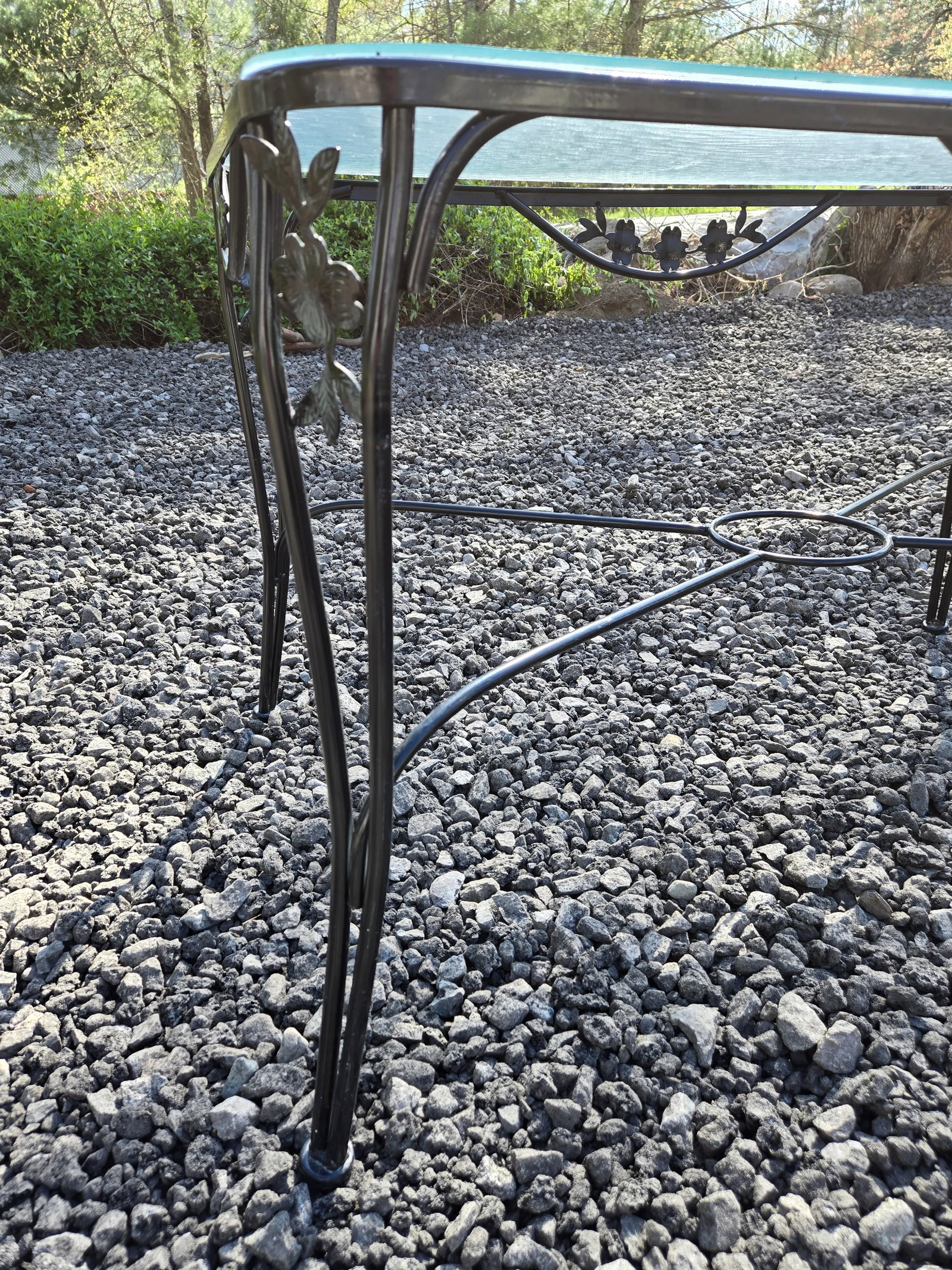 Wrought Iron Outdoor Patio Dining Table and 4 Chairs - 10