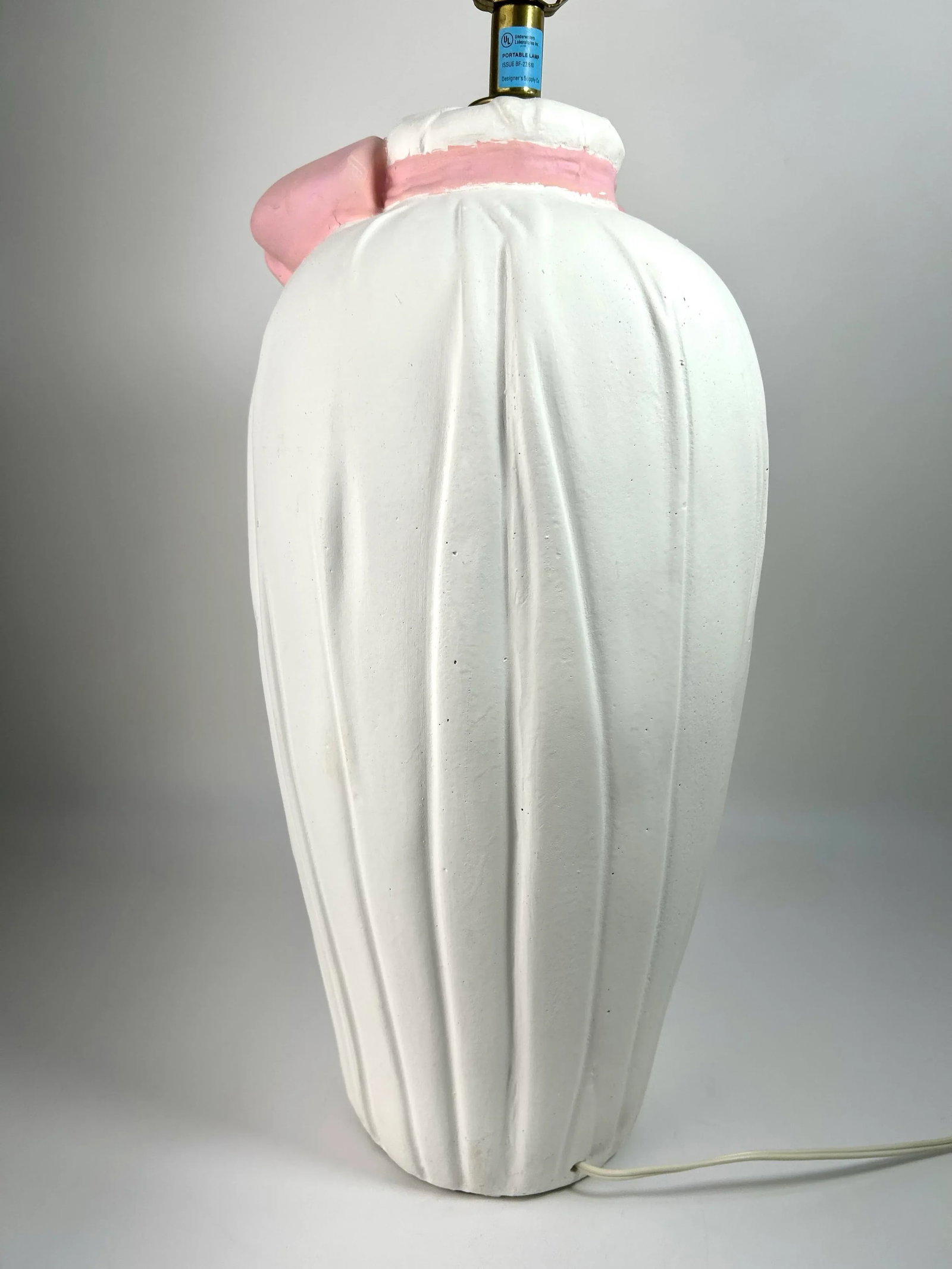 80s Post Modern Draped Cloth Pink Bow Ribbon Coquette Plaster Table Lamp With Brass Fittings - 4