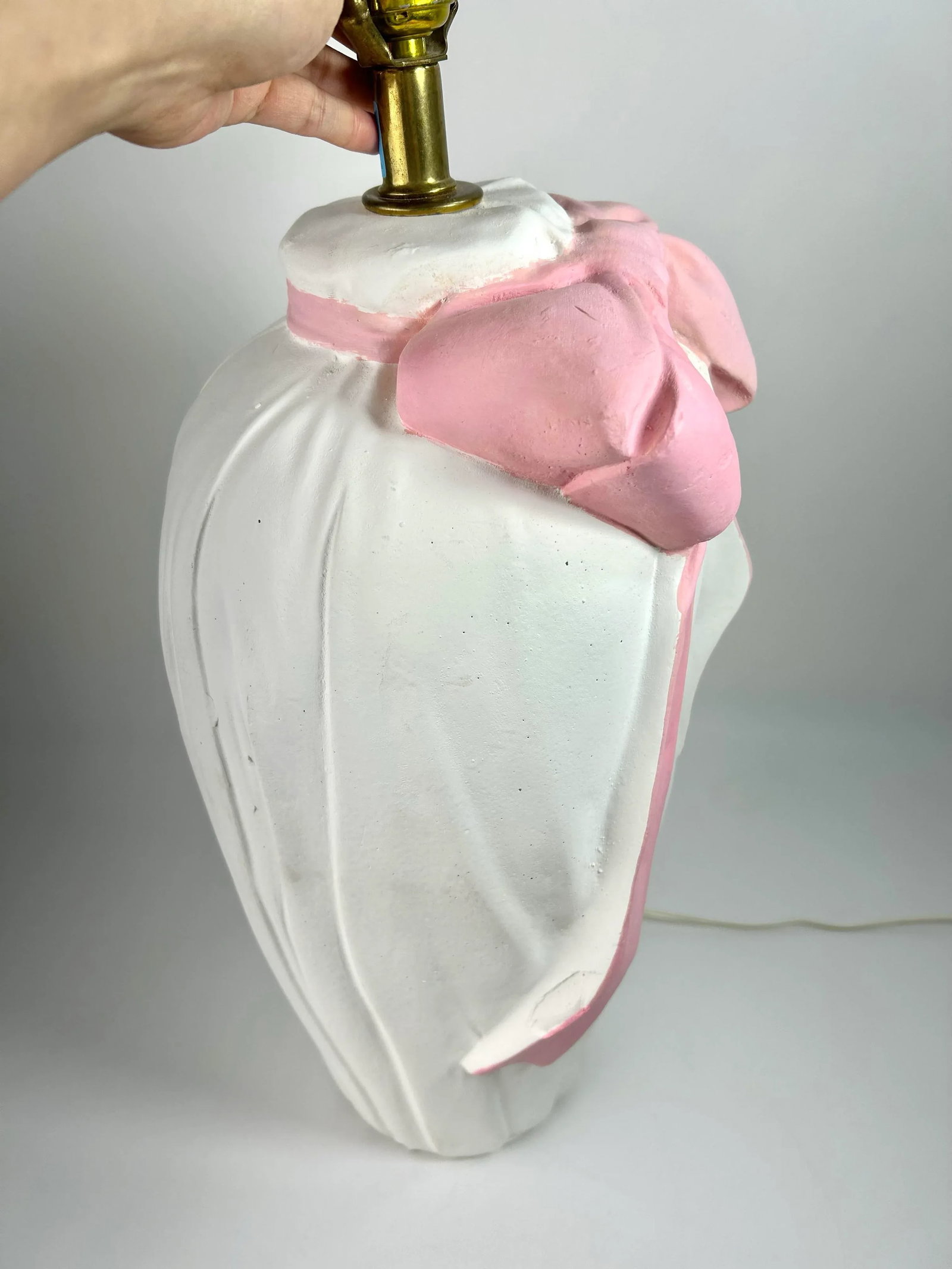 80s Post Modern Draped Cloth Pink Bow Ribbon Coquette Plaster Table Lamp With Brass Fittings - 6