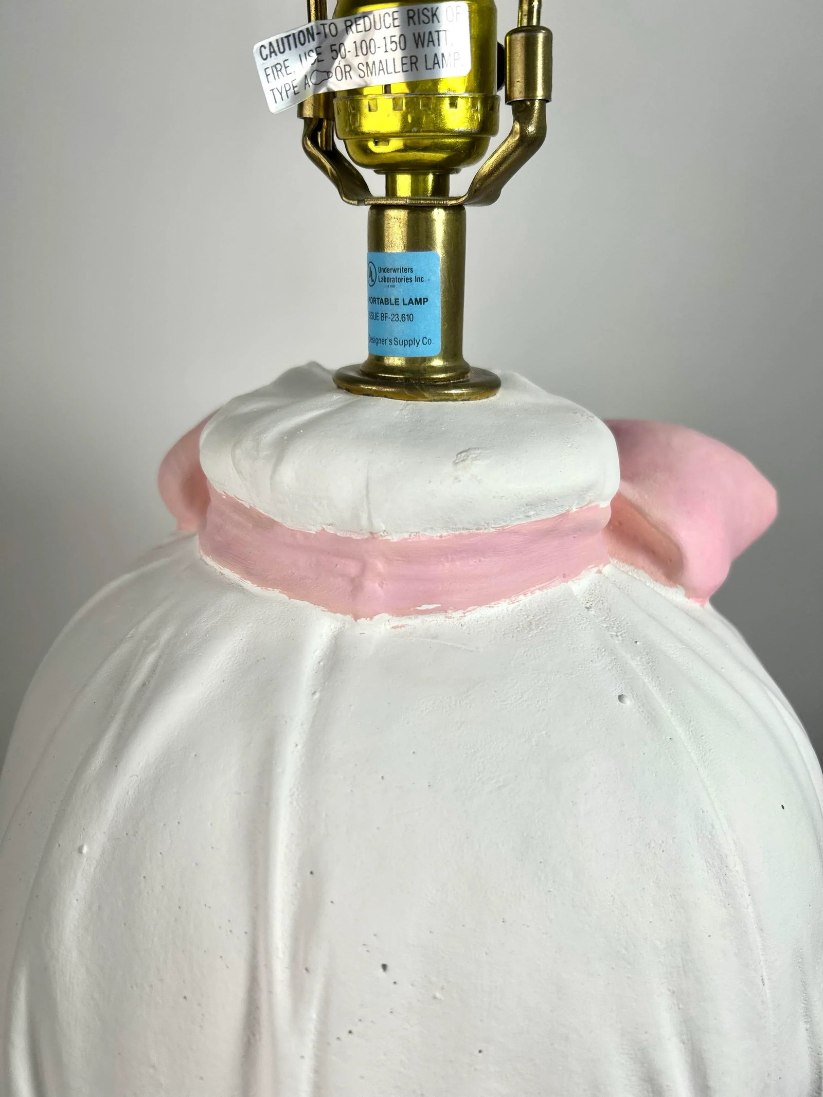80s Post Modern Draped Cloth Pink Bow Ribbon Coquette Plaster Table Lamp With Brass Fittings - 7