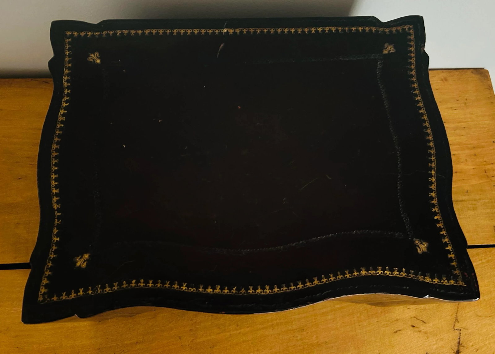 1980s Vintage Maitland Smith Tooled Leather Mahogany Box - 4