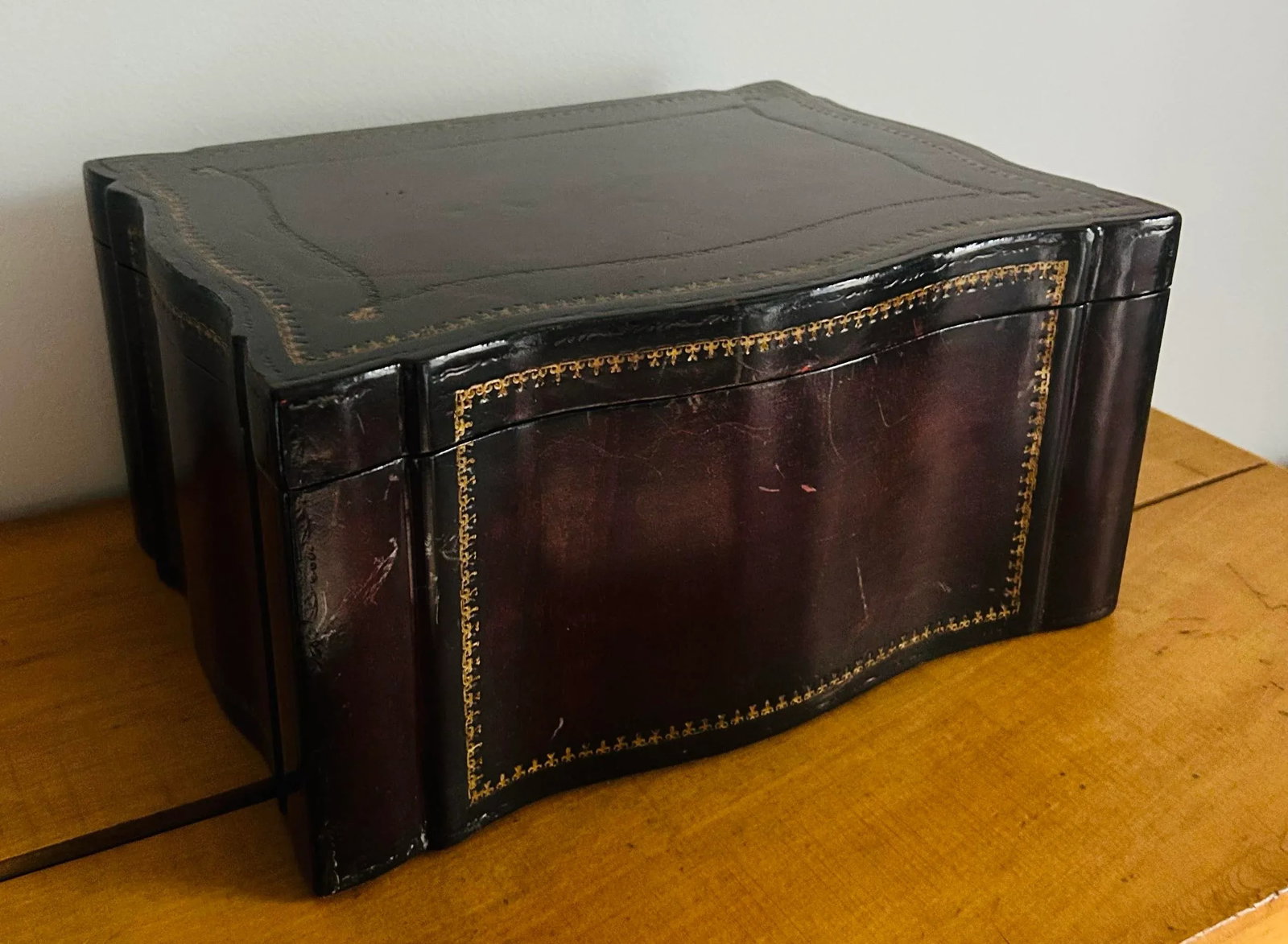 1980s Vintage Maitland Smith Tooled Leather Mahogany Box - 7
