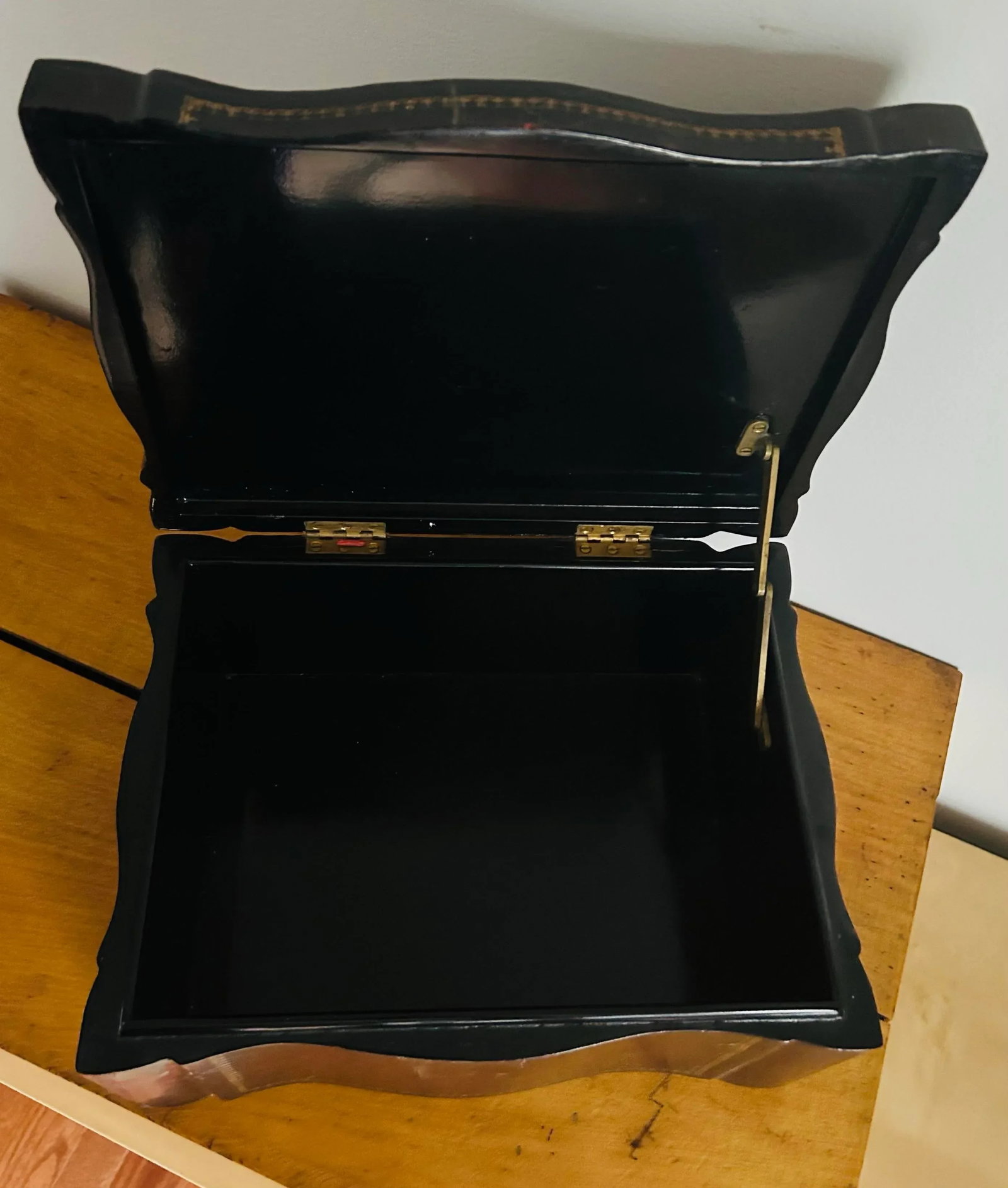1980s Vintage Maitland Smith Tooled Leather Mahogany Box - 8