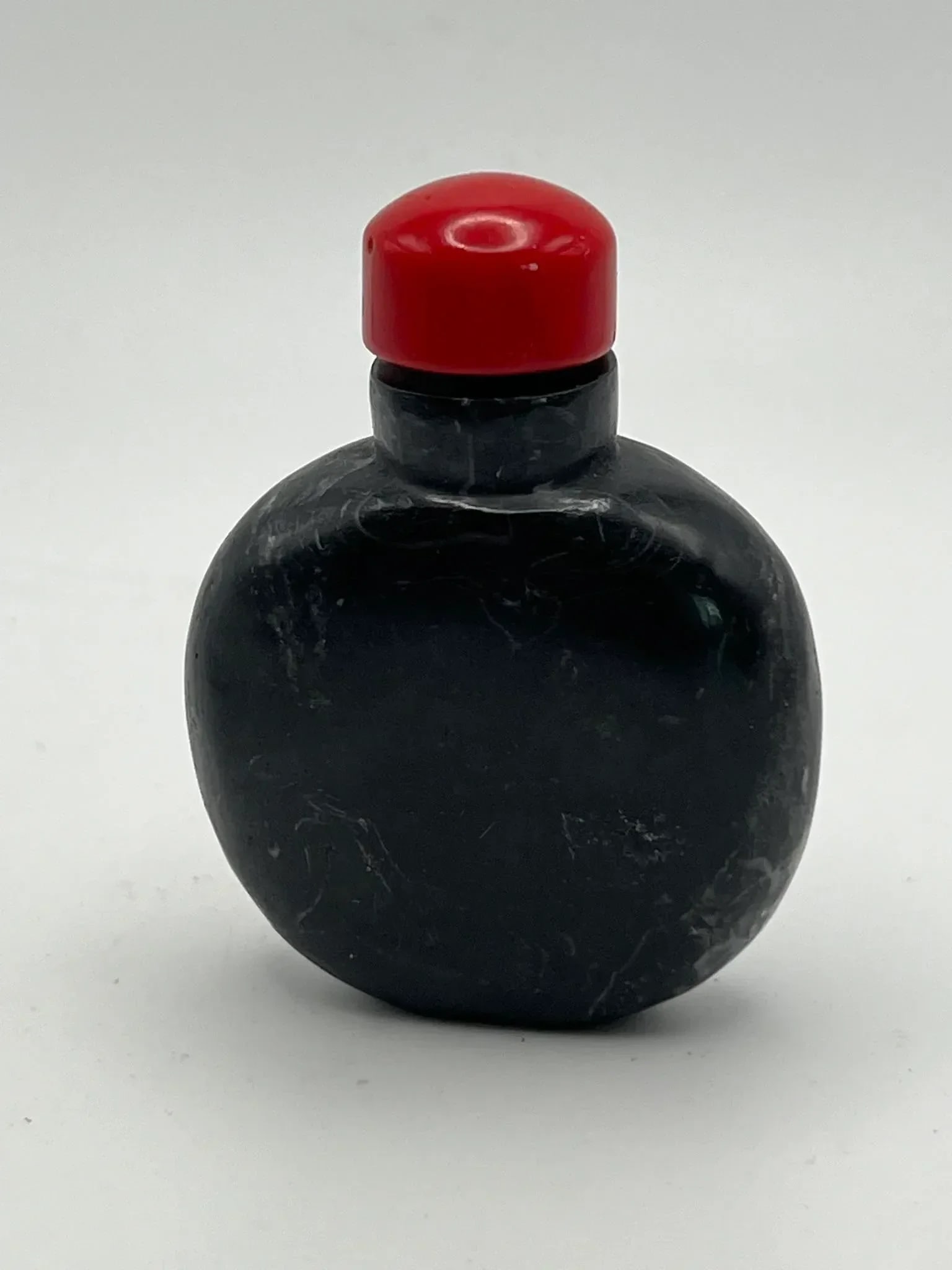 Late 20th Century Black Snuff Bottle With White Lines - 3