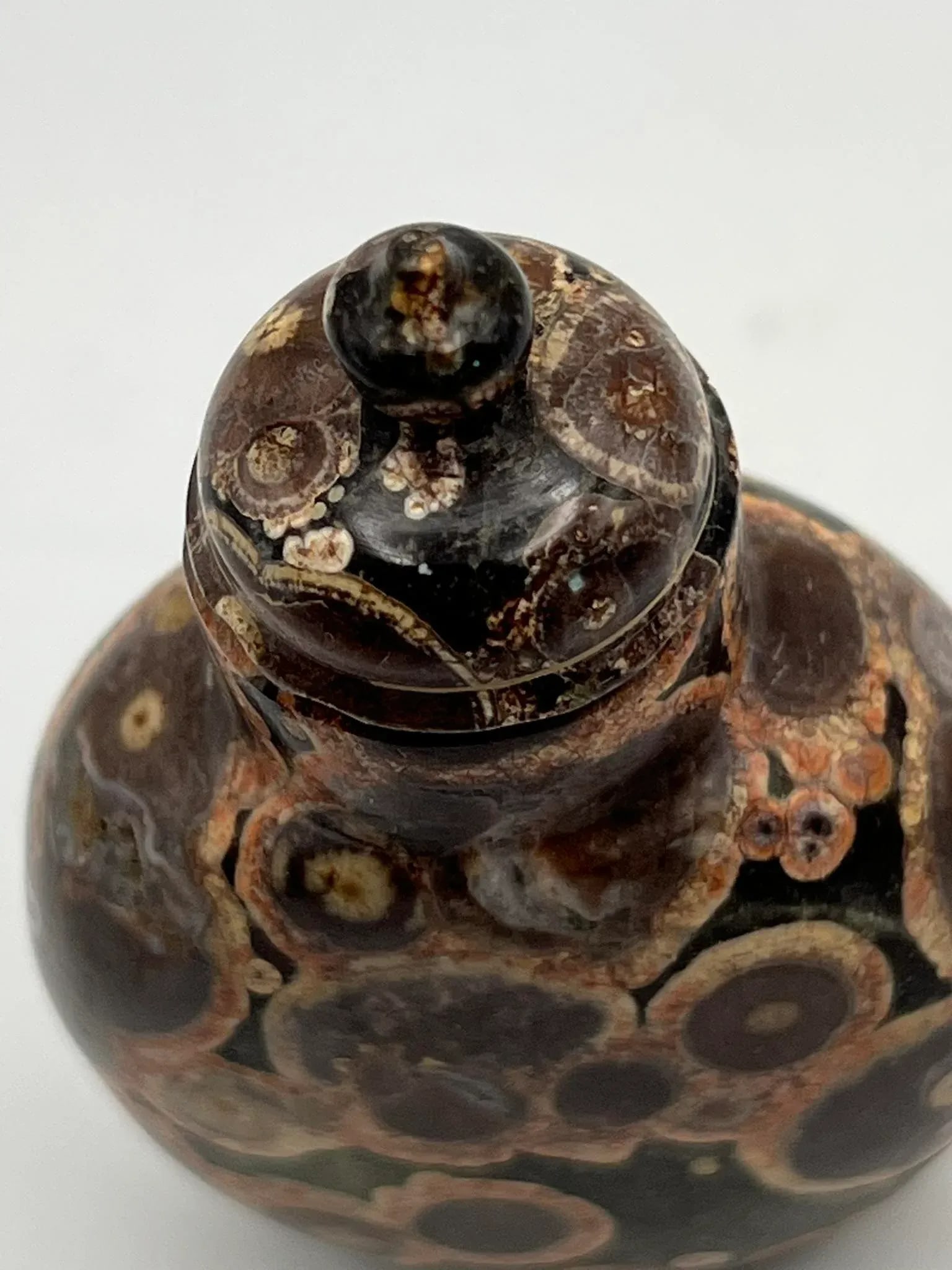 Vintage Jasper Snuff Bottle With Sea Fossils - 9