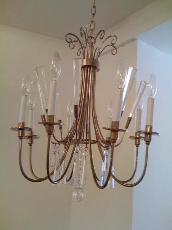 A 50s American Regency Chandelier - 10
