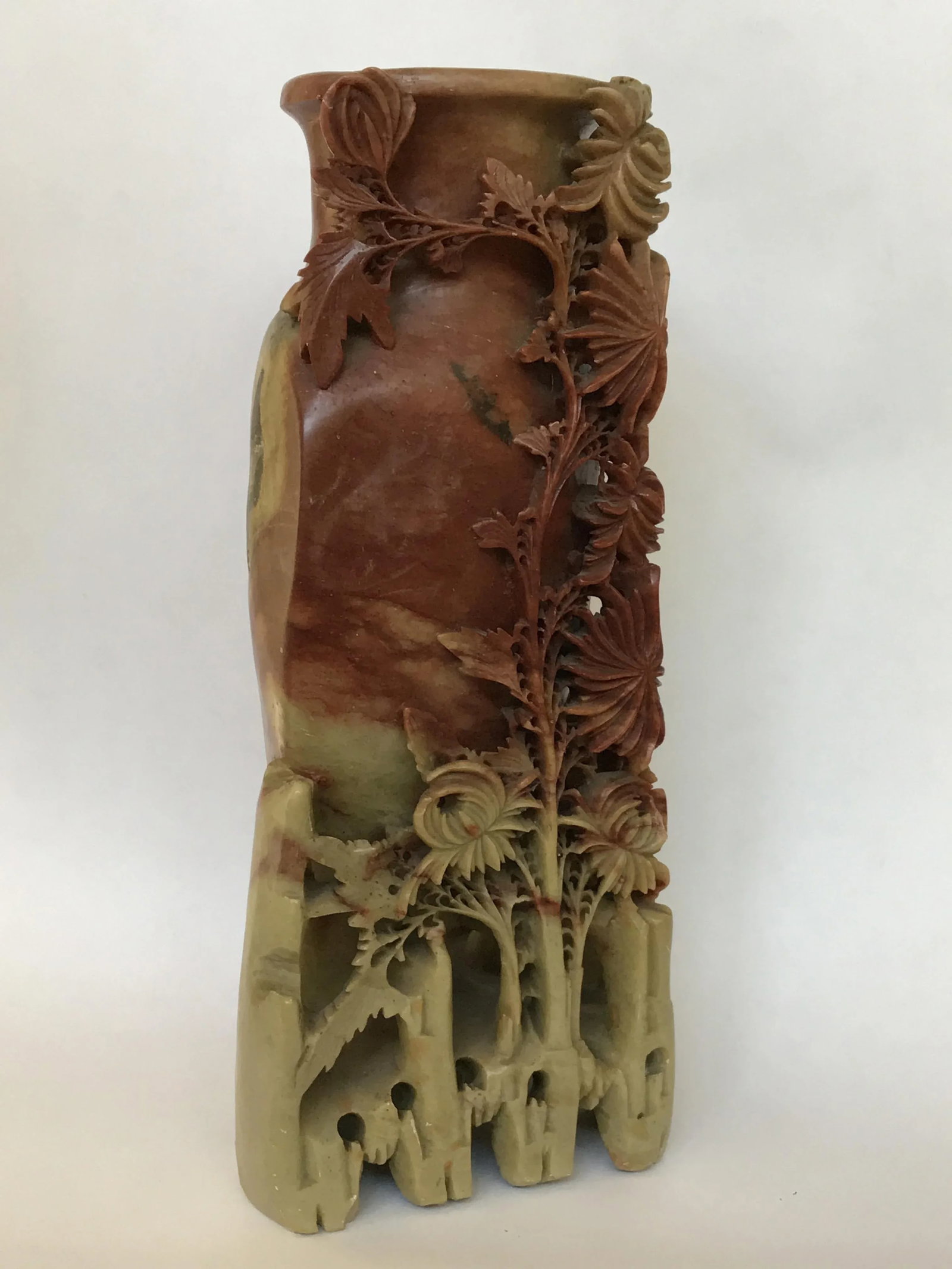 Vintage Chinese Soapstone Carving of a Vase With Mid-Century Modern Chrysanthemums - 2