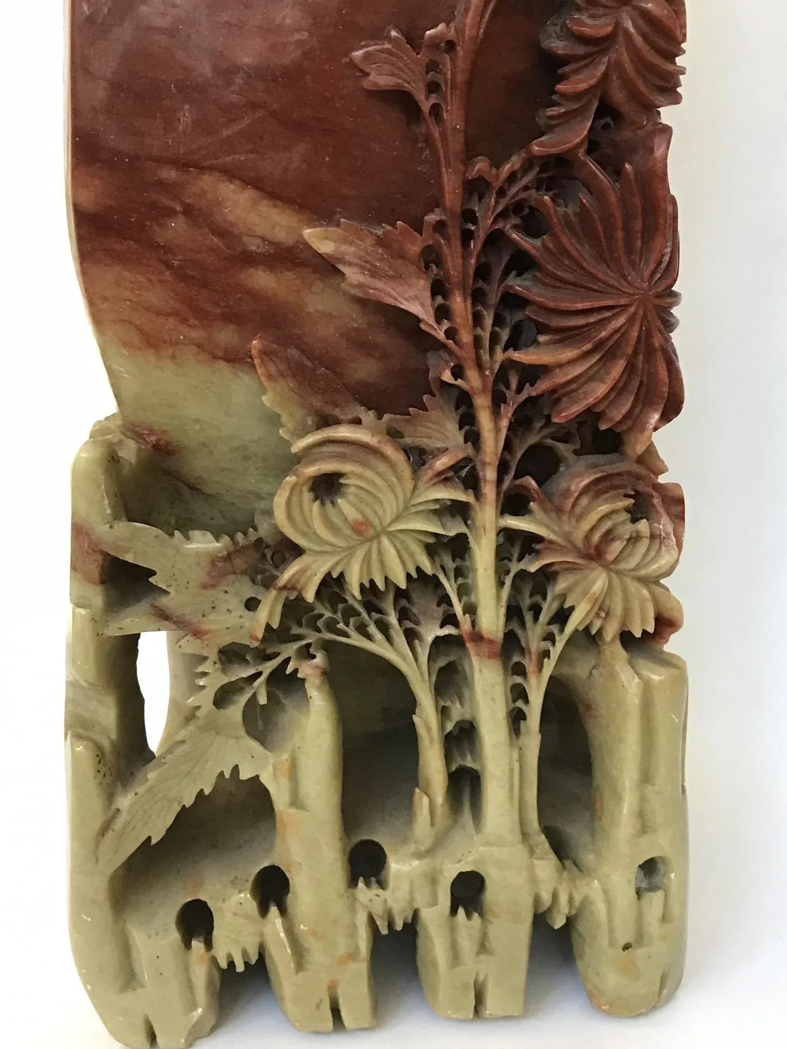Vintage Chinese Soapstone Carving of a Vase With Mid-Century Modern Chrysanthemums - 8