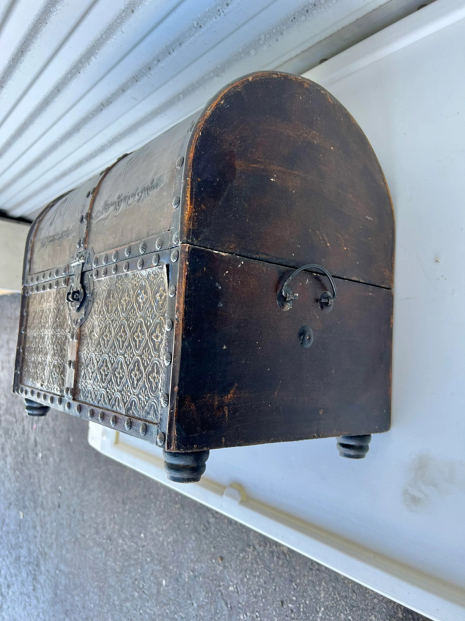 Mid 20th Century Vintage Decorative Wood Dome Box - 8
