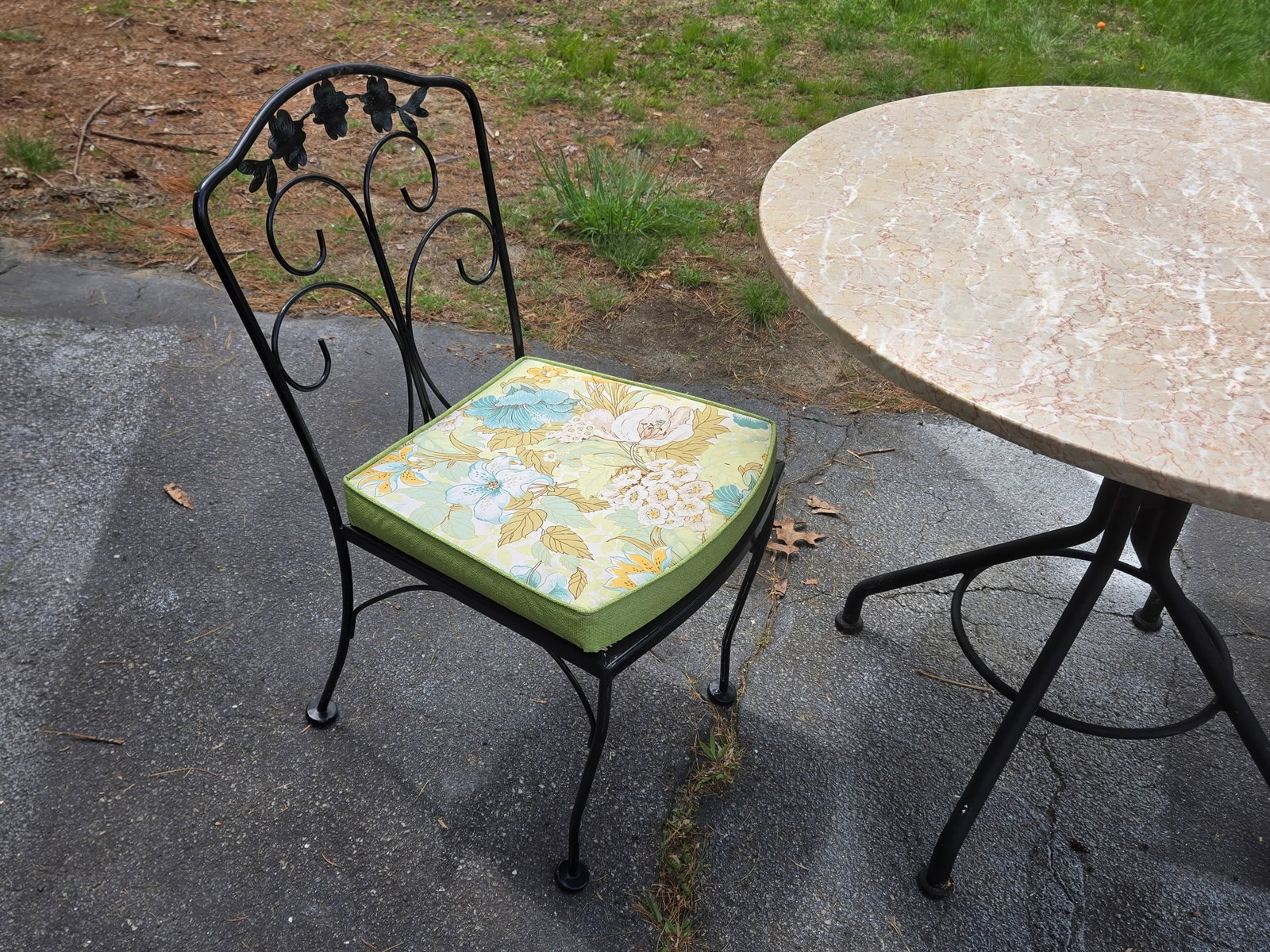Vintage Wrought Iron Patio Table & 2 Chairs - 3