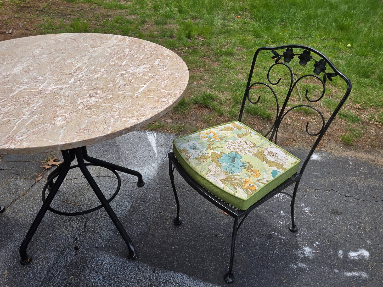 Vintage Wrought Iron Patio Table & 2 Chairs - 4