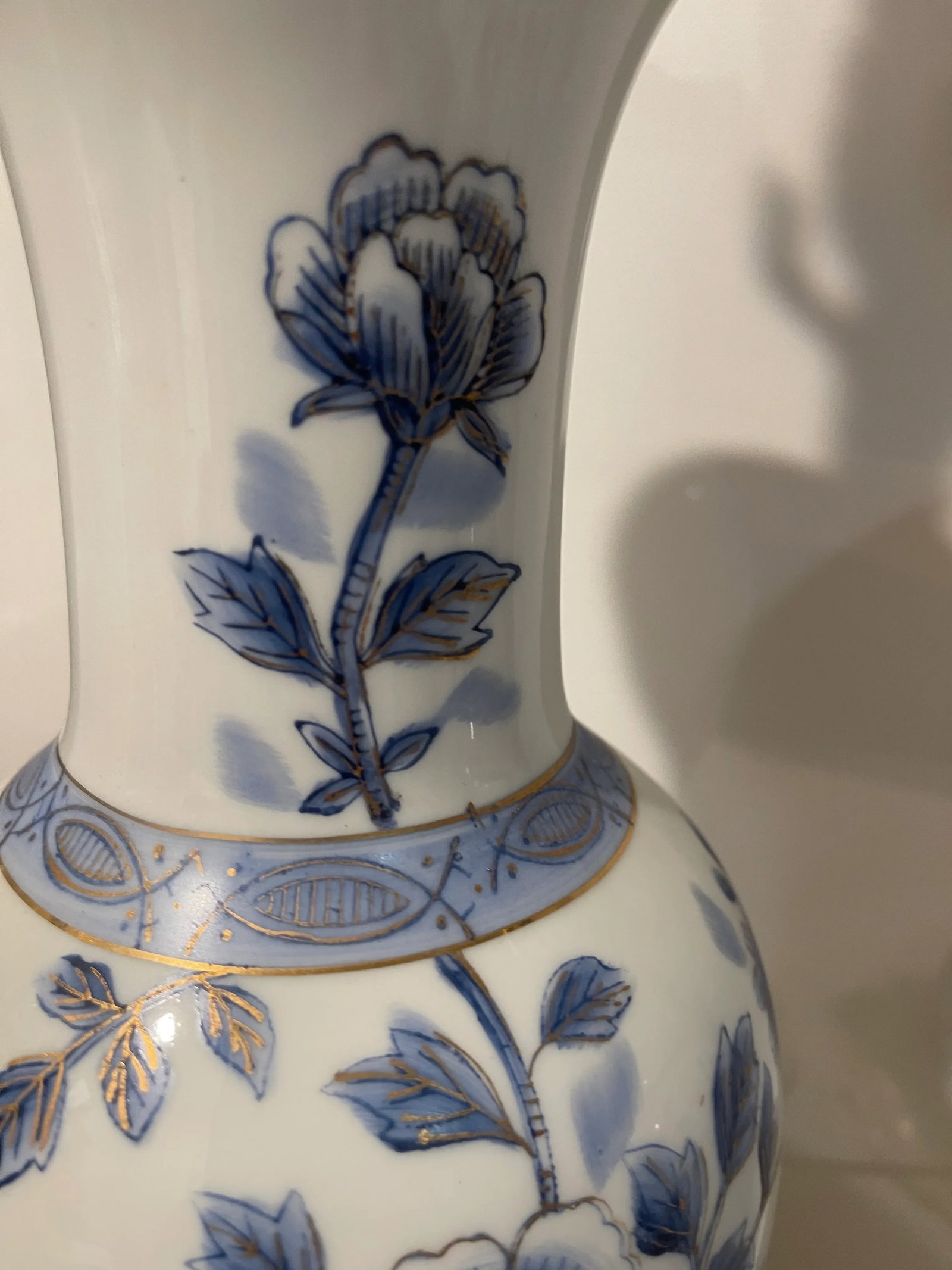 Pair of Vintage Blue & White Floral Coordinated Hand-Painted (Gold Accent) Lamps - 11