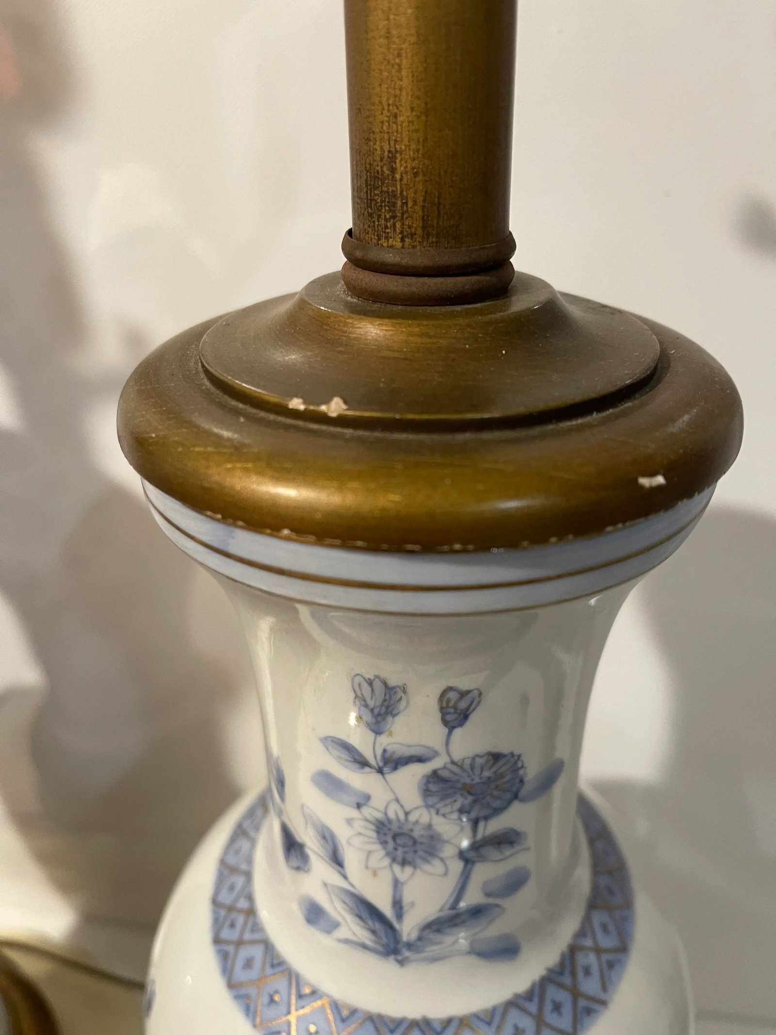 Pair of Vintage Blue & White Floral Coordinated Hand-Painted (Gold Accent) Lamps - 9