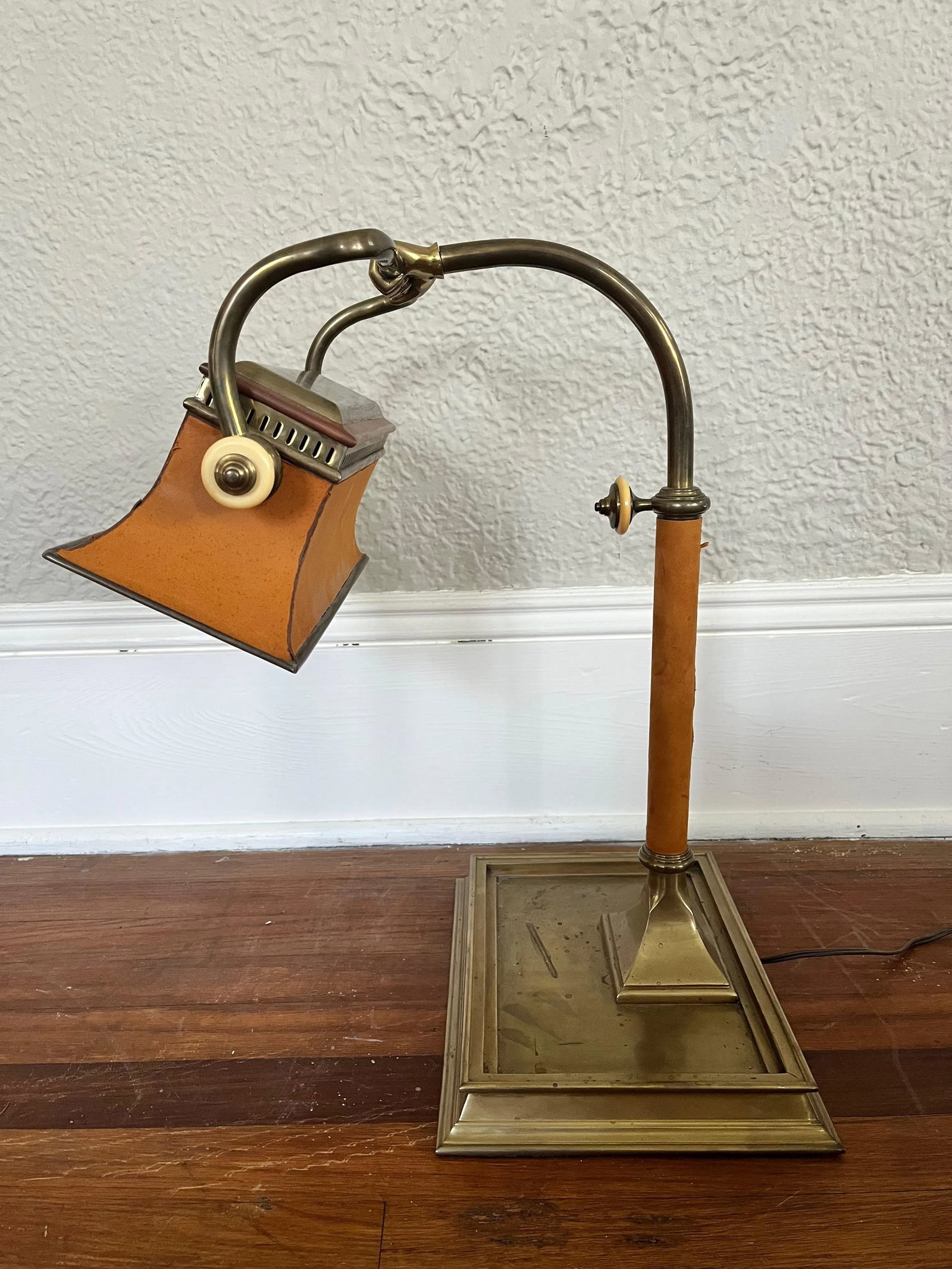 Vintage 1984 Chapman Desk Lamp - 3
