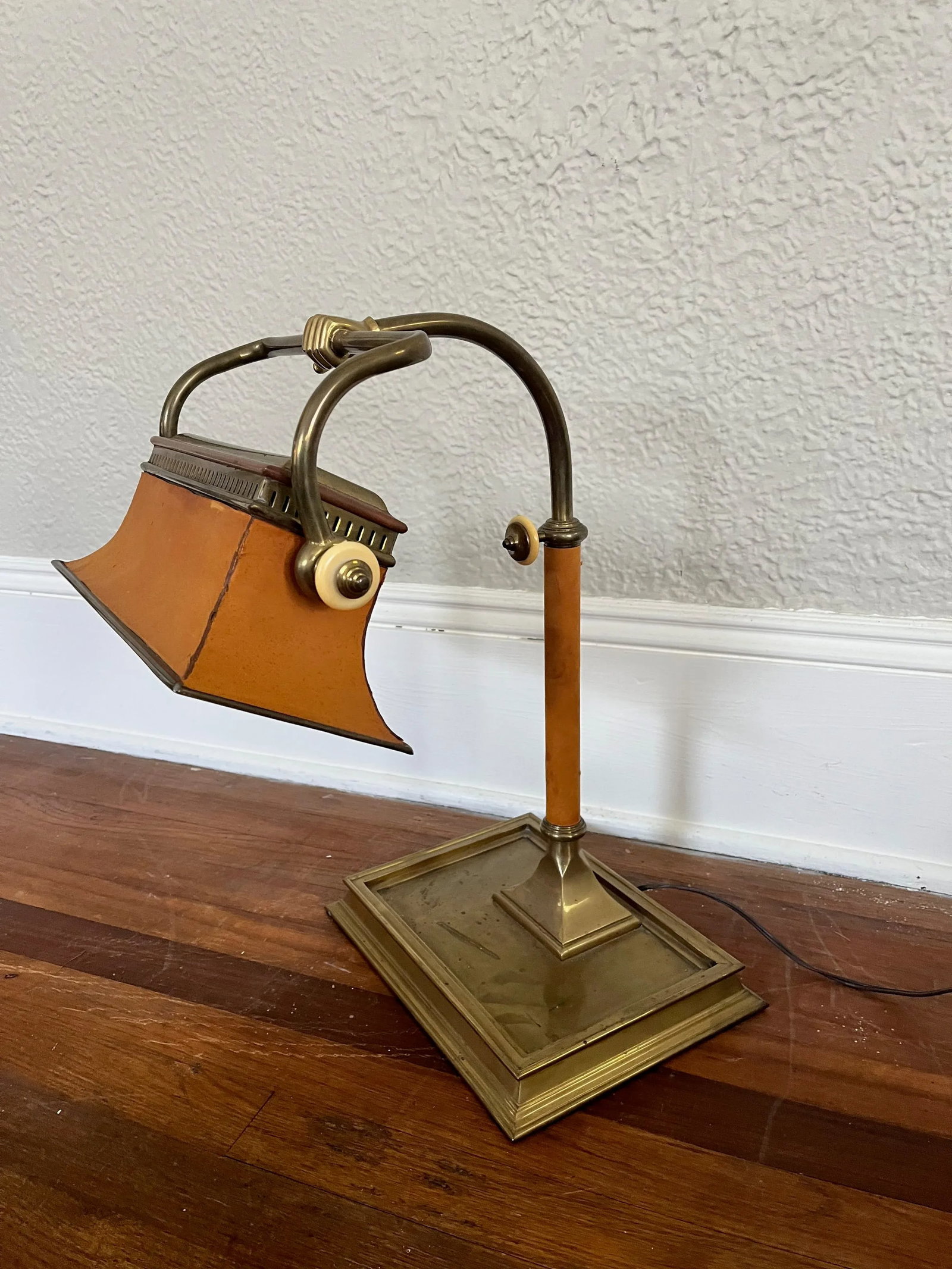 Vintage 1984 Chapman Desk Lamp - 5