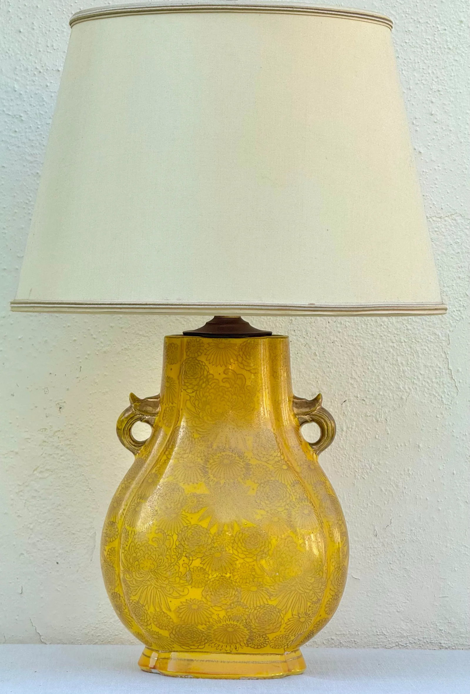 Vintage Table Lamp: Sunflower Yellow and Gilt Japanese Glazed Ceramic Lamp - 2