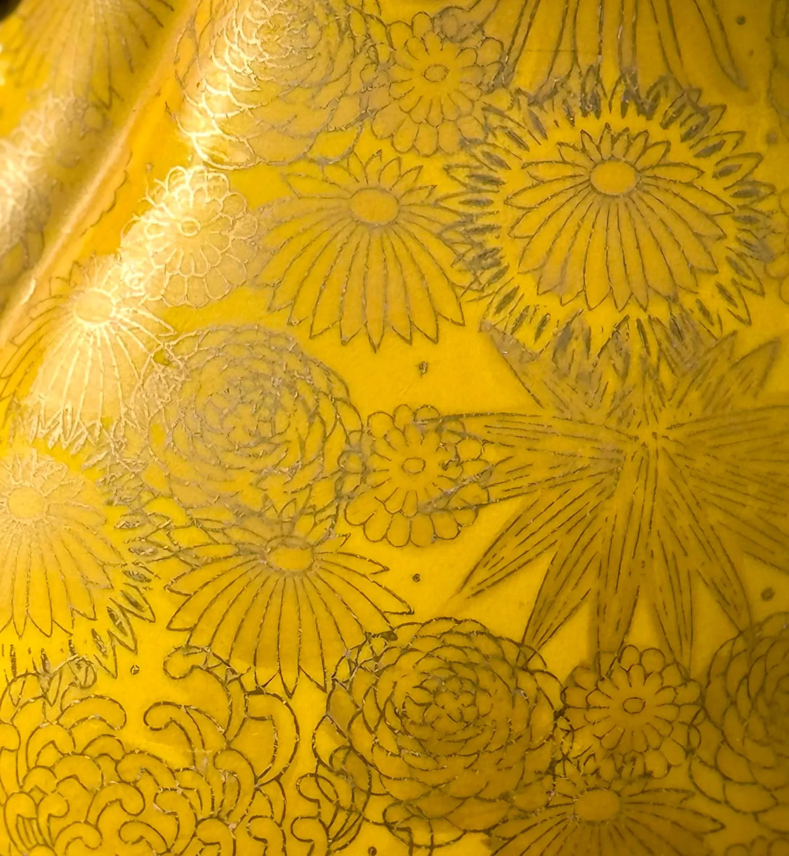 Vintage Table Lamp: Sunflower Yellow and Gilt Japanese Glazed Ceramic Lamp - 6