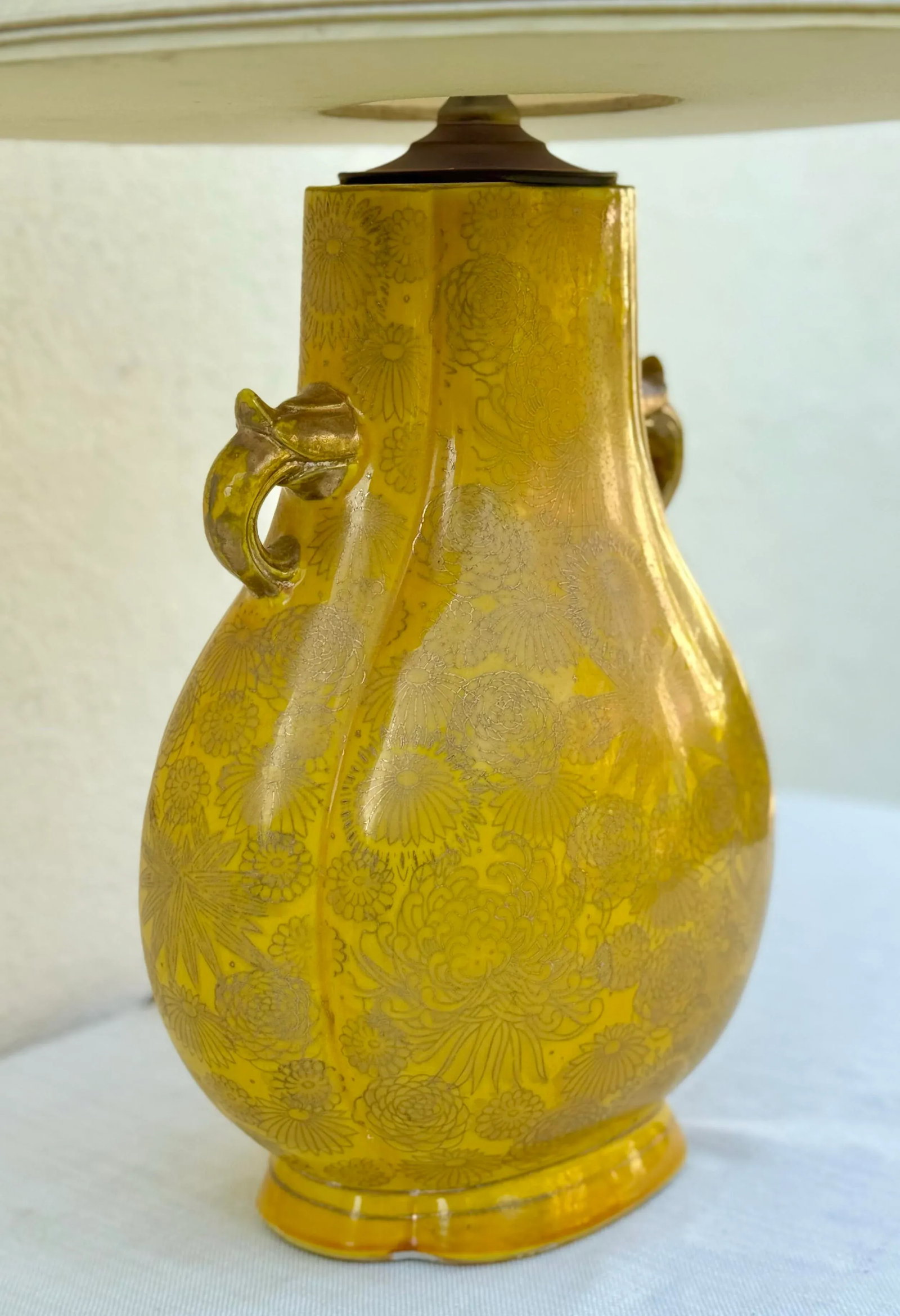 Vintage Table Lamp: Sunflower Yellow and Gilt Japanese Glazed Ceramic Lamp - 7