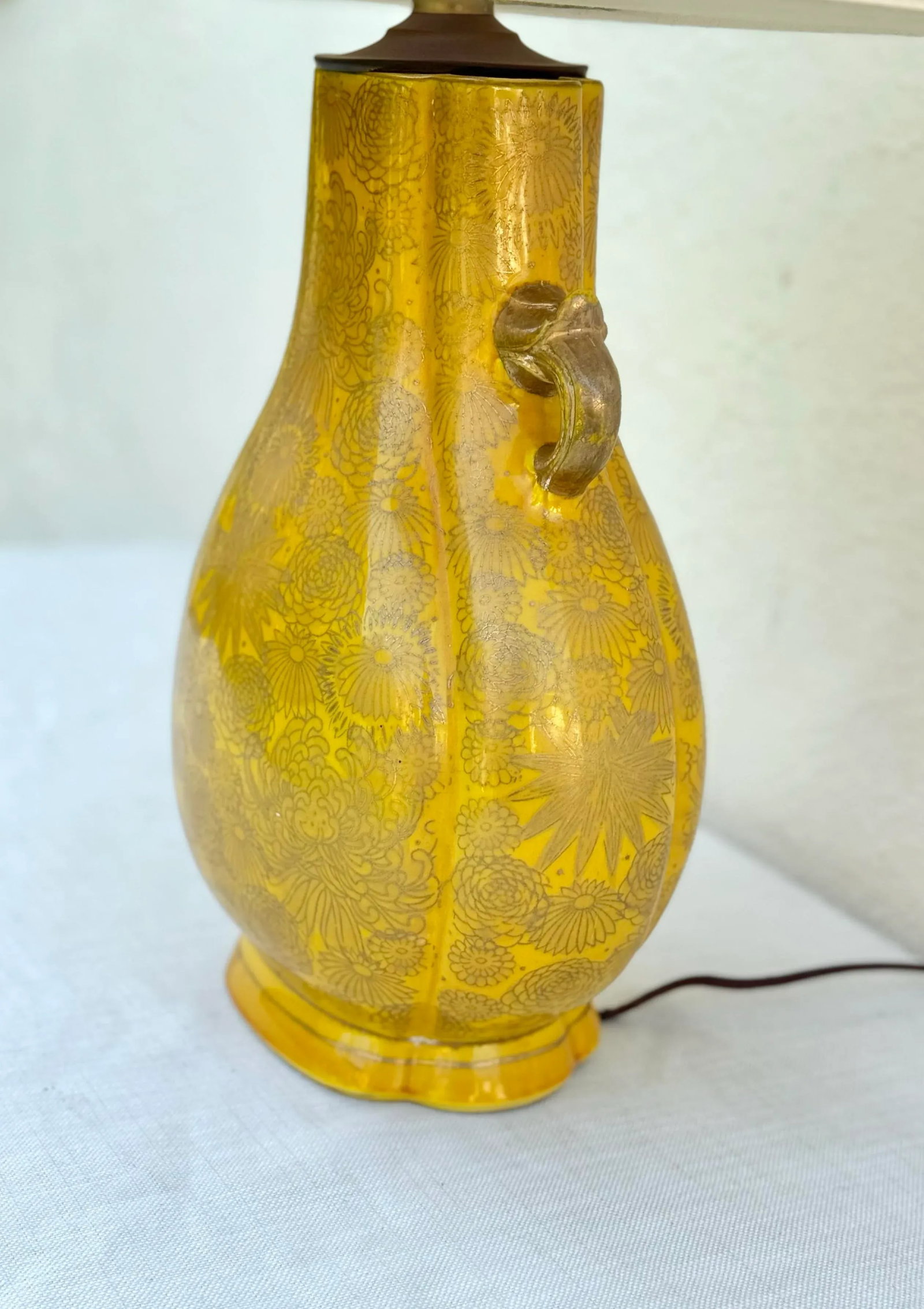 Vintage Table Lamp: Sunflower Yellow and Gilt Japanese Glazed Ceramic Lamp - 9