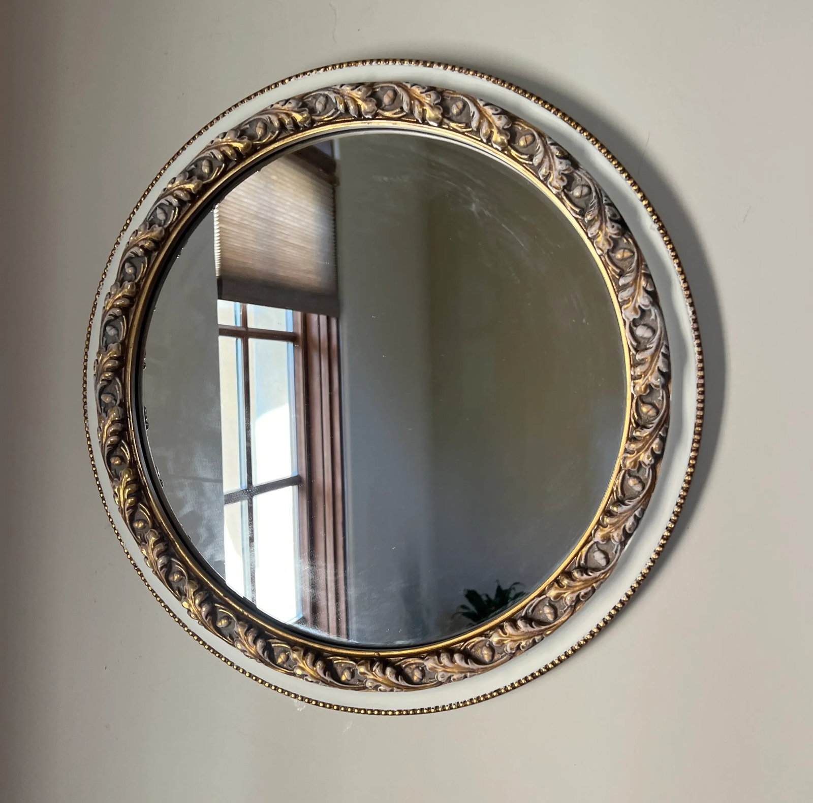1980s French Carved Oak Leaf and Acorn Round Mirror - 2