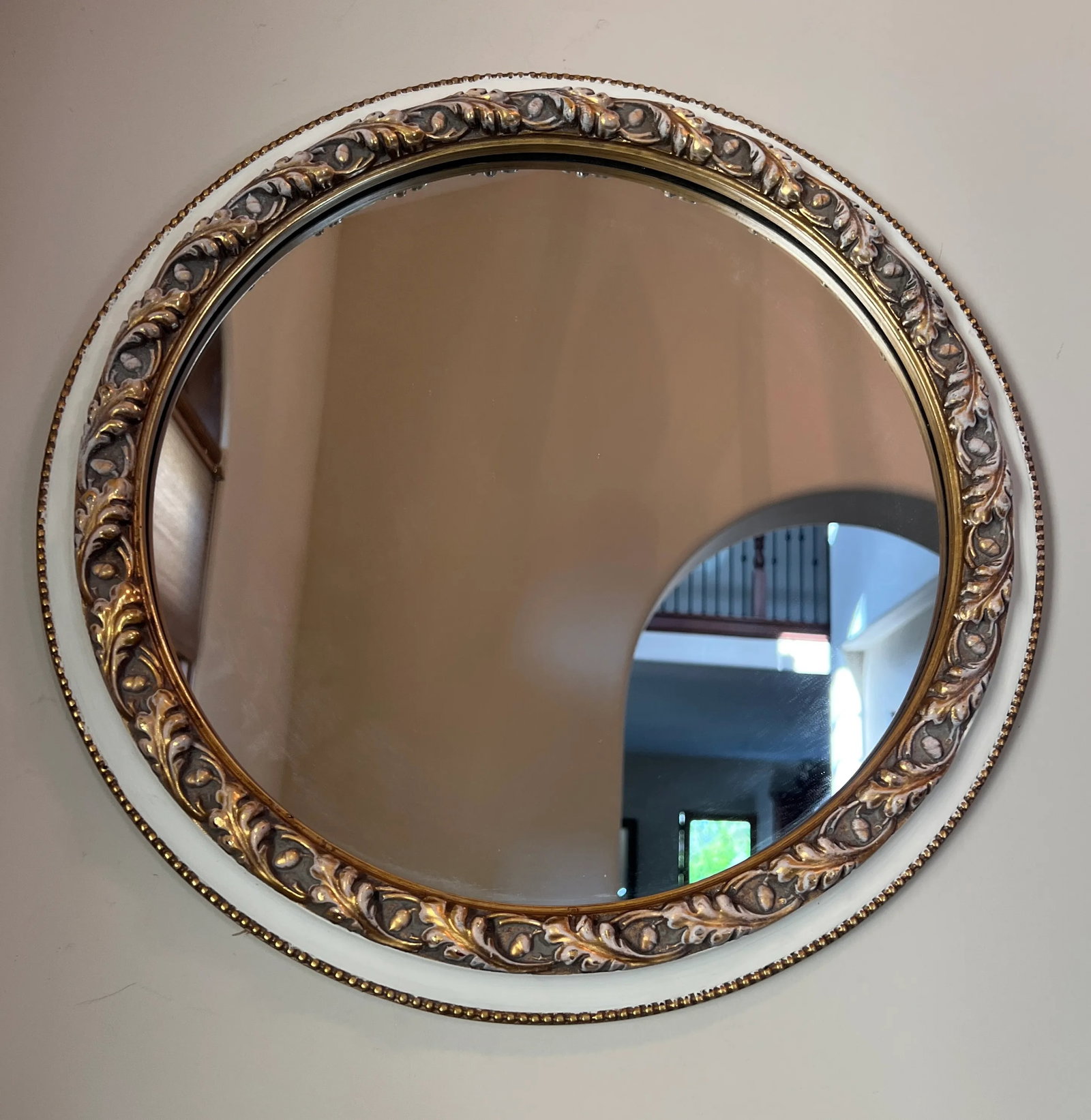 1980s French Carved Oak Leaf and Acorn Round Mirror - 7