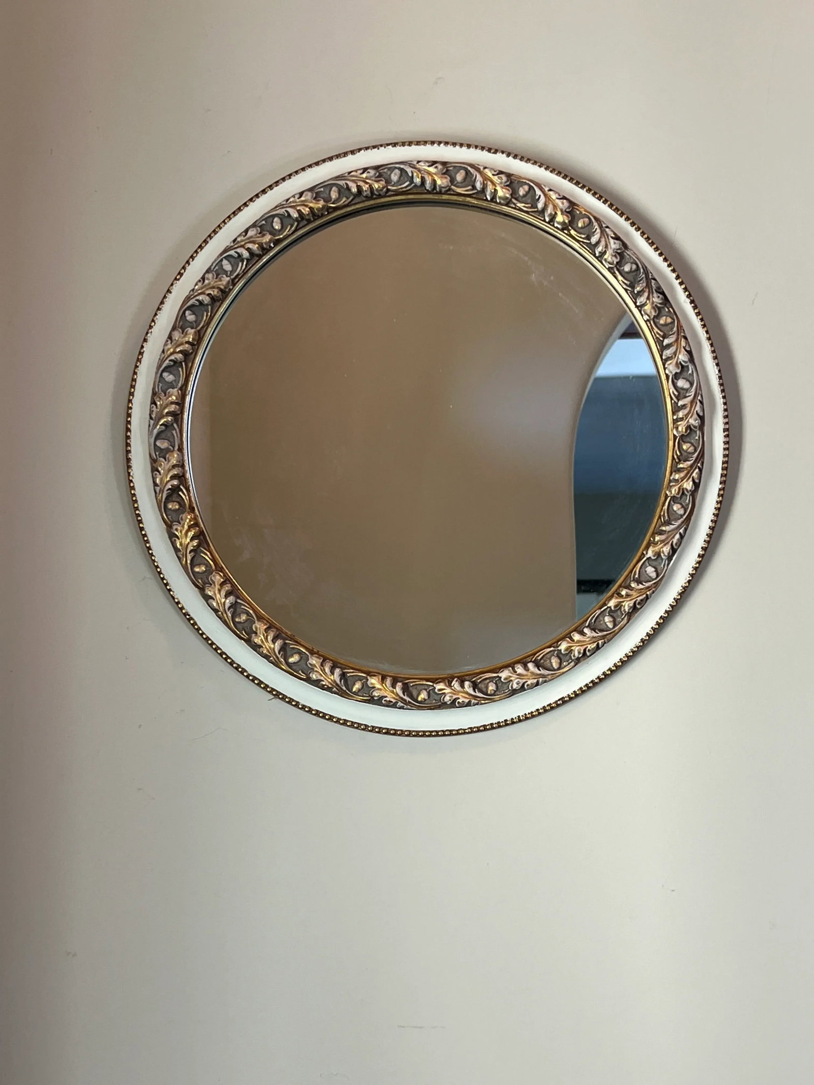 1980s French Carved Oak Leaf and Acorn Round Mirror - 8