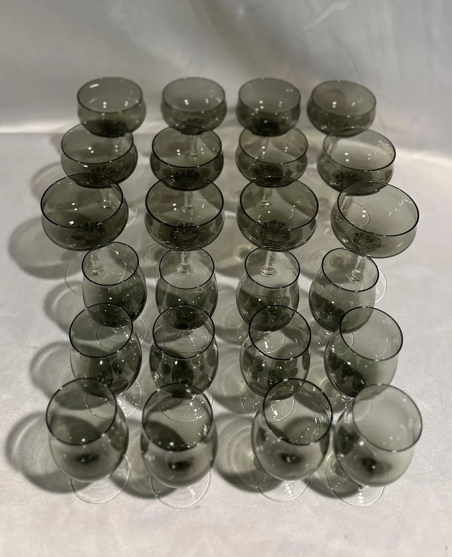 1960s Mid-Century Modern Sasaski Smoked Crystal Stemware Set of 24 - 4