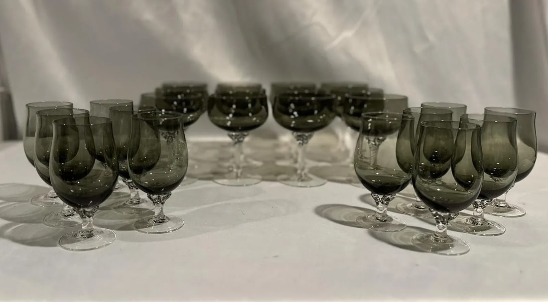 1960s Mid-Century Modern Sasaski Smoked Crystal Stemware Set of 24 - 7